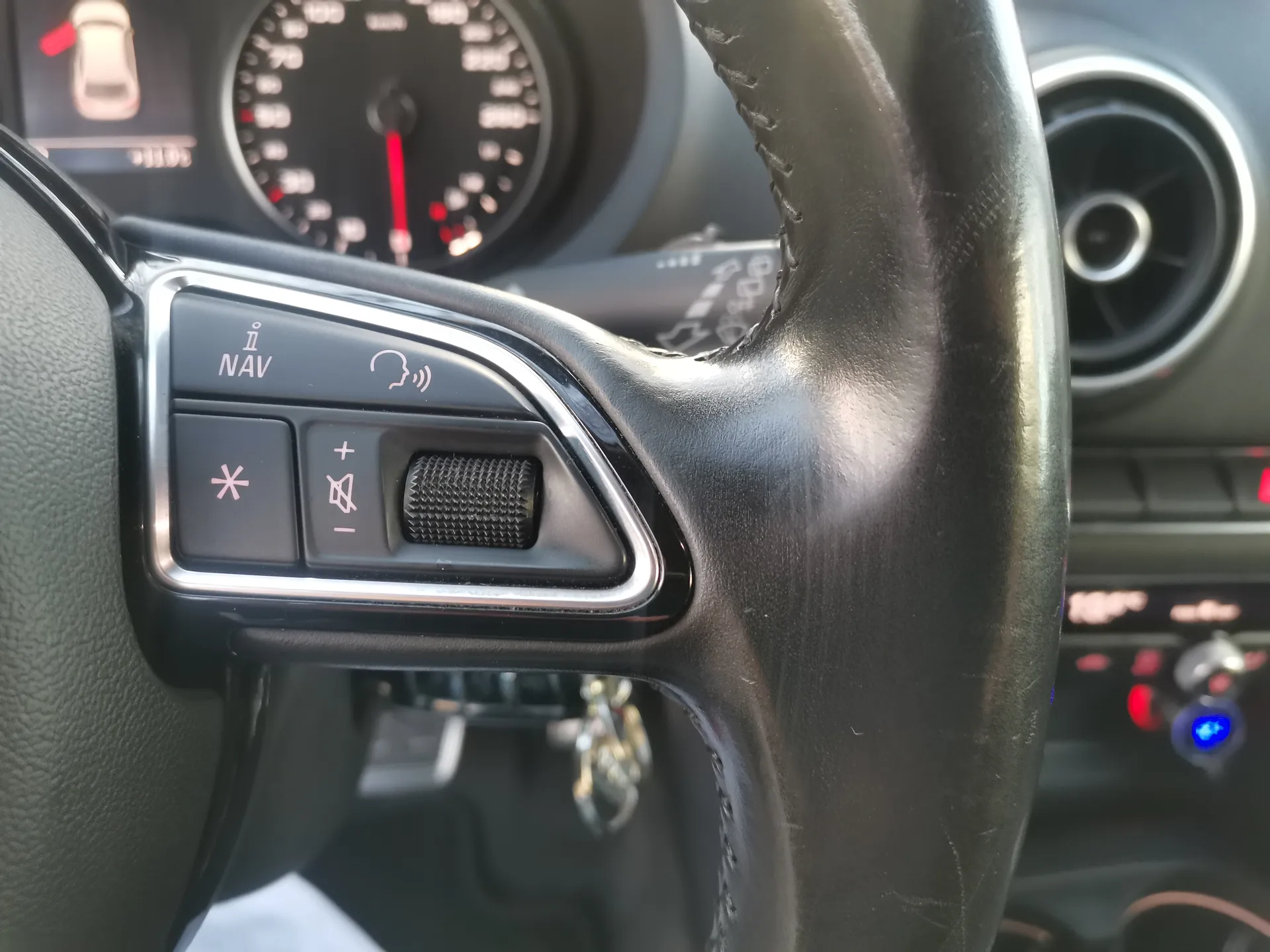 Audi A3 2.0 TDI clean d. S tronic Ambition — fotografía 18 de 28