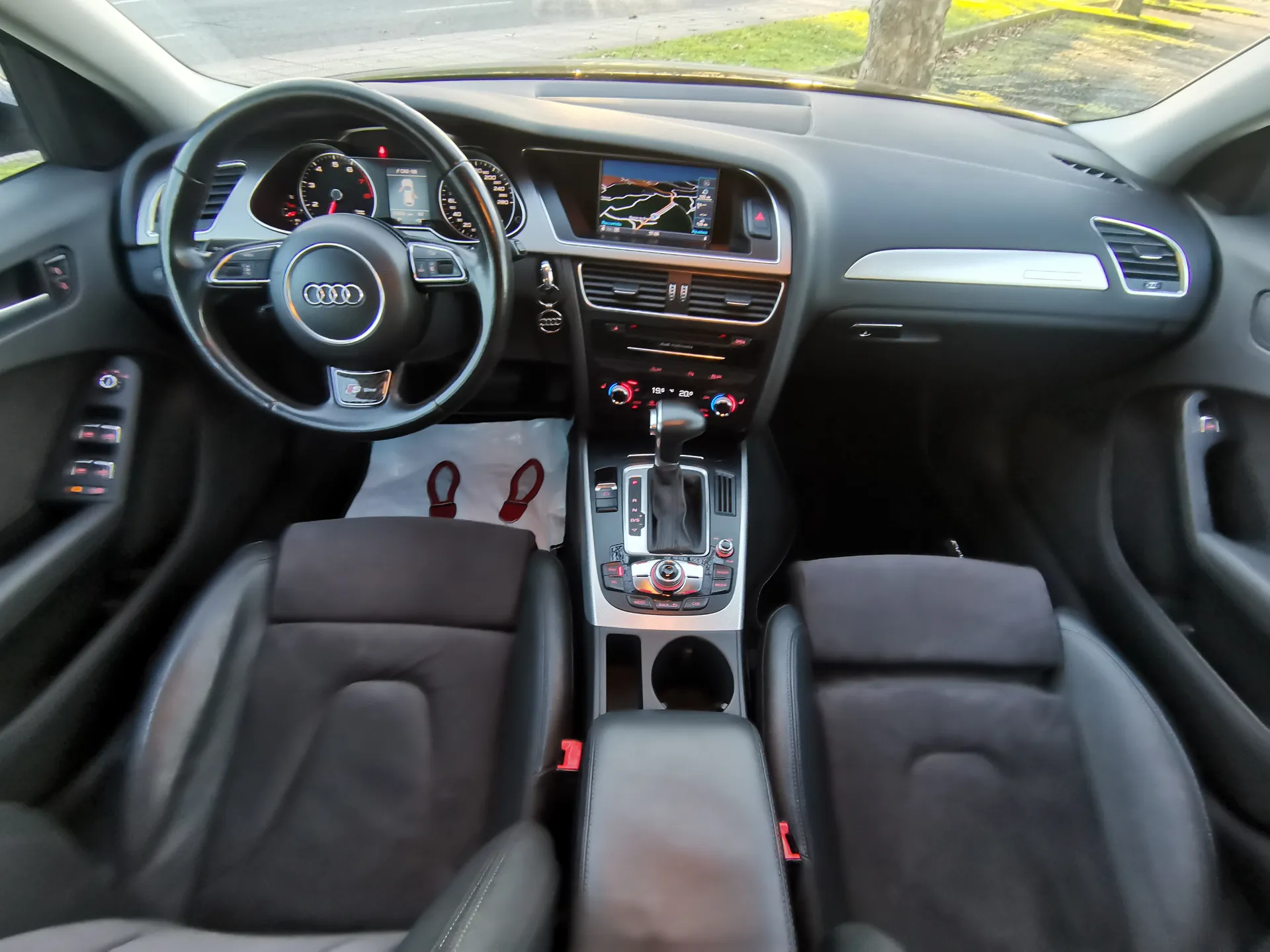 Audi A4 Allroad Quattro 2.0 TFSI quattro — fotografía 14 de 34