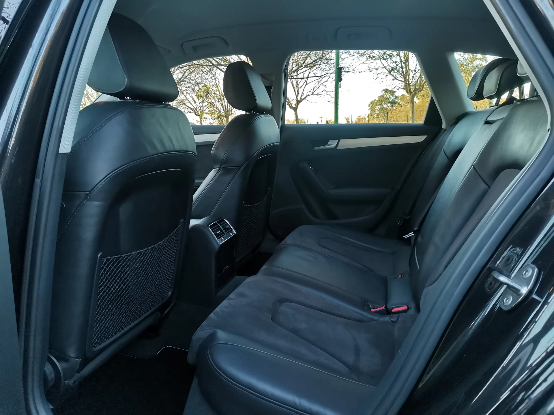 Audi A4 Allroad Quattro 2.0 TFSI quattro — fotografía 26 de 34