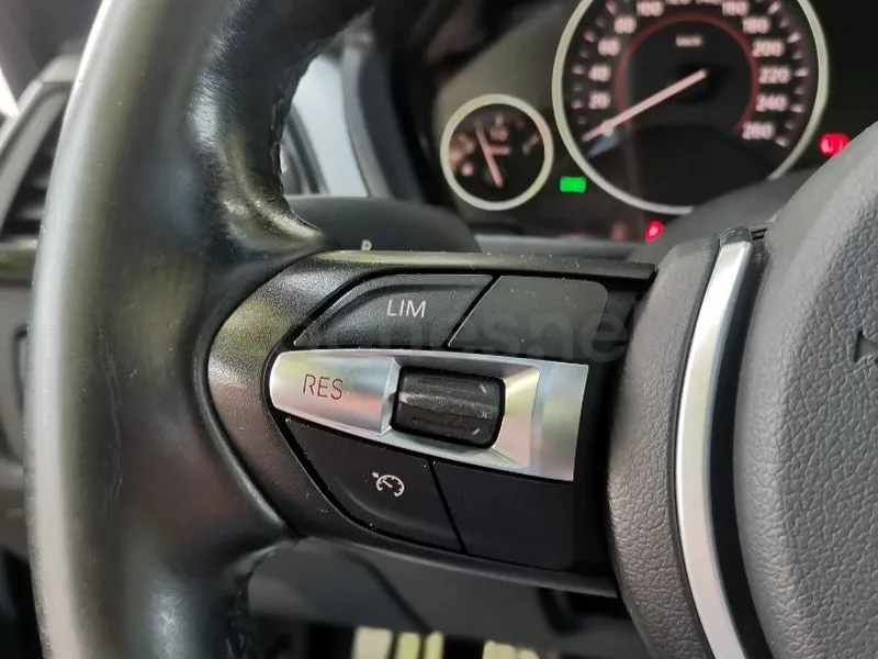 BMW Serie 3 320d xDrive Touring PACK M — fotografía 17 de 40