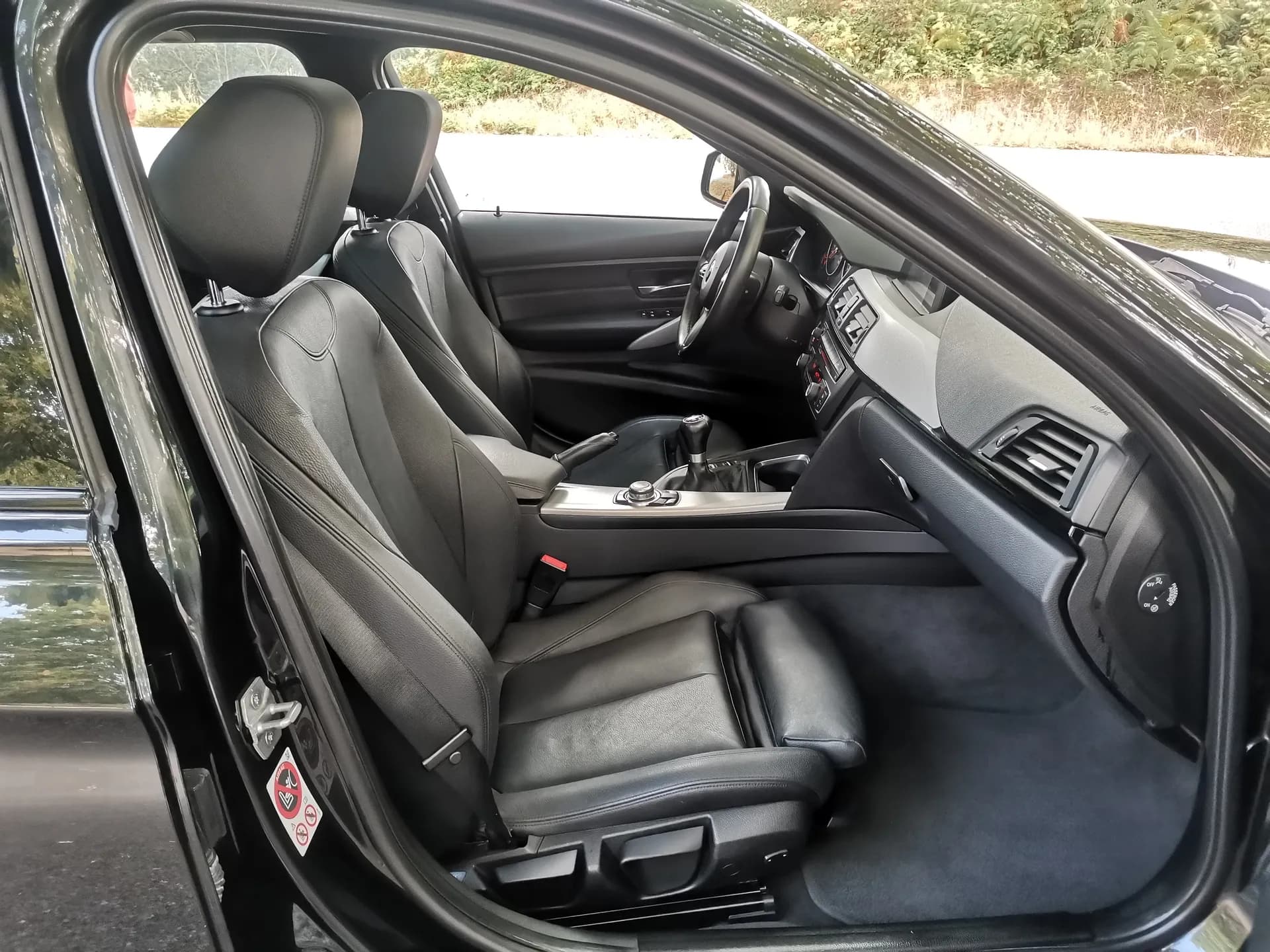 BMW Serie 3 320d xDrive Touring PACK M — fotografía 12 de 40