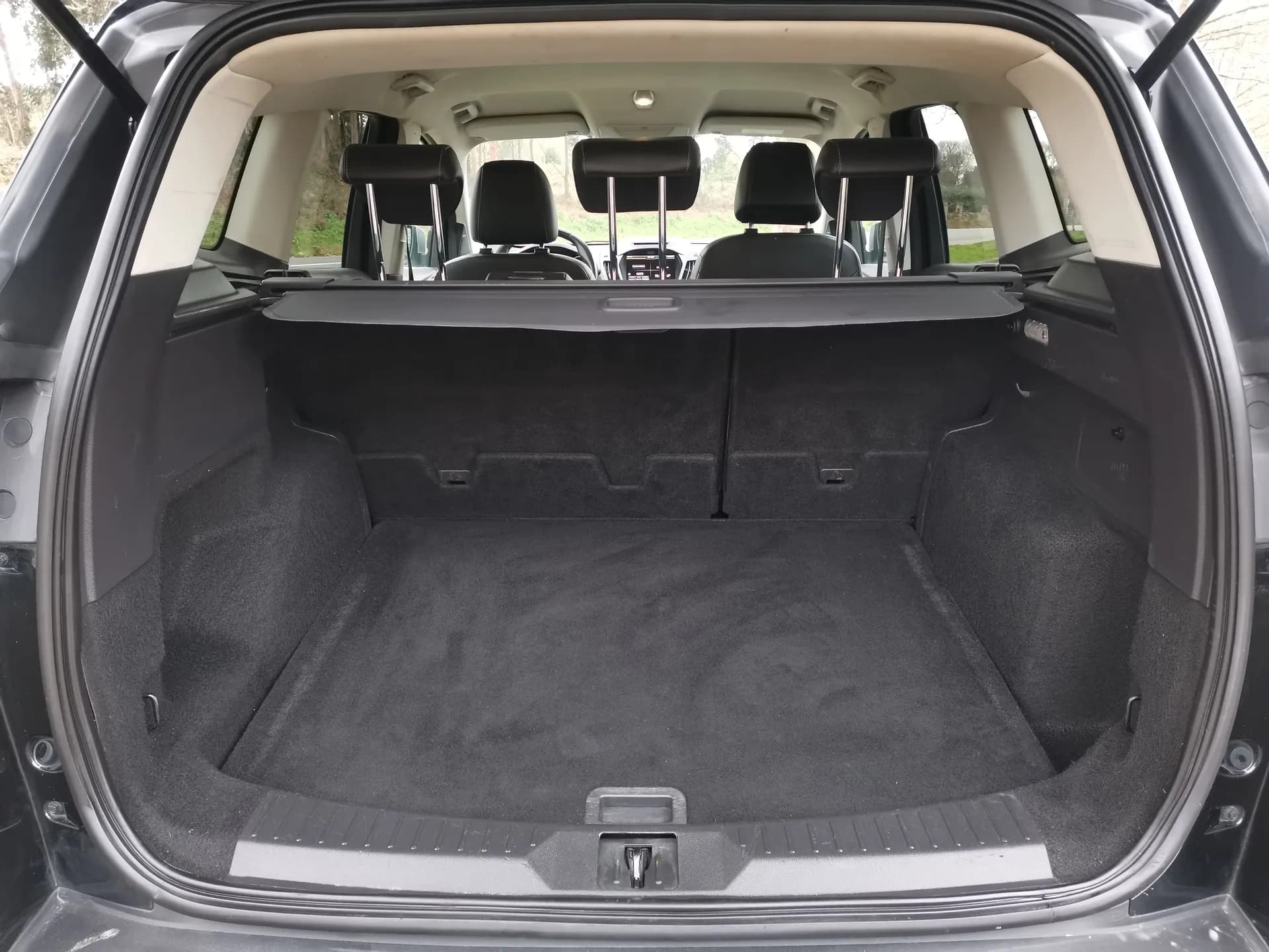 Ford Kuga 2.0 TDCi 4x4 ASS Titanium Powers — fotografía 25 de 30