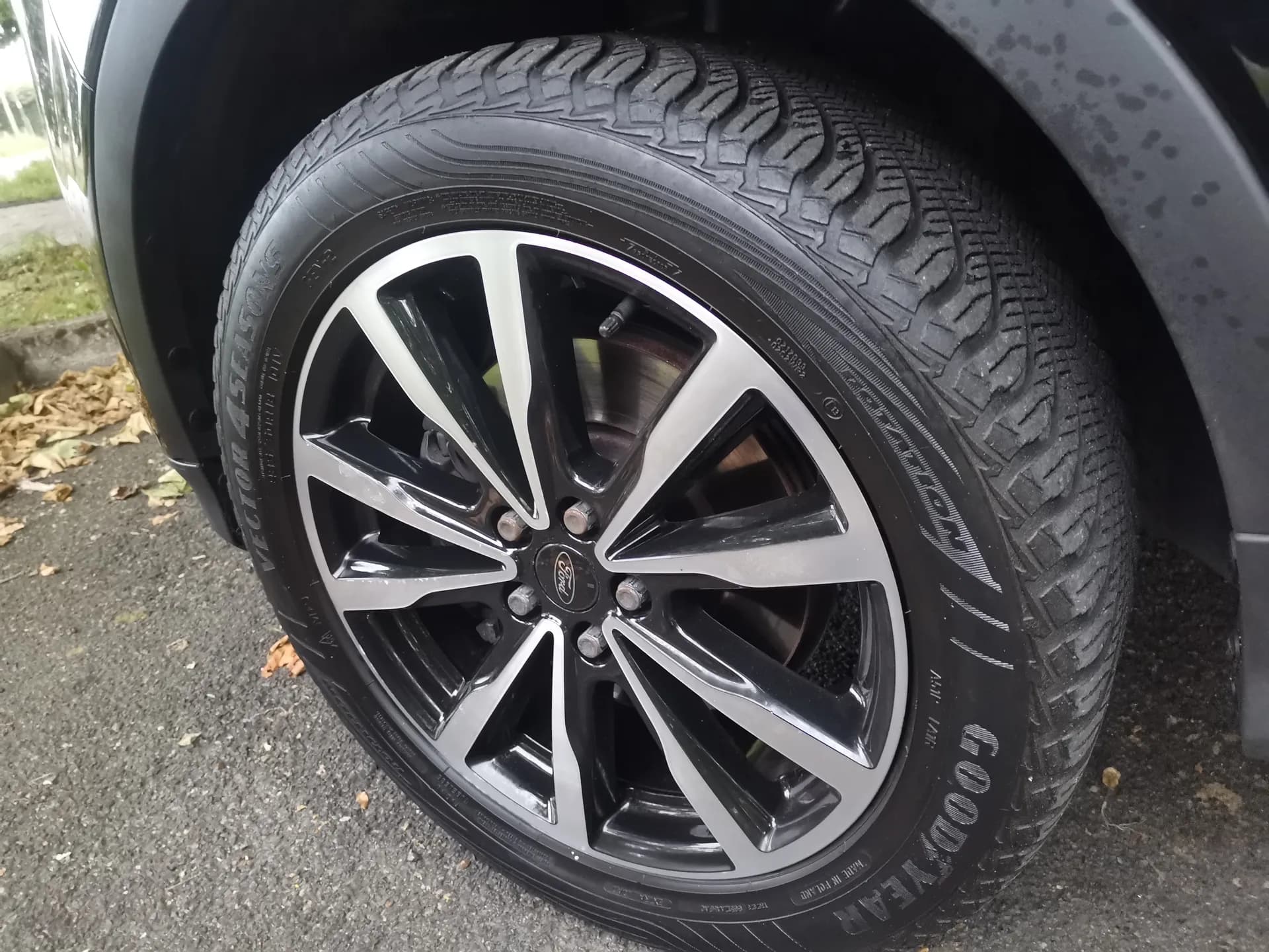 Ford Kuga 2.0 TDCi 4x4 ASS Titanium Powers — fotografía 27 de 30