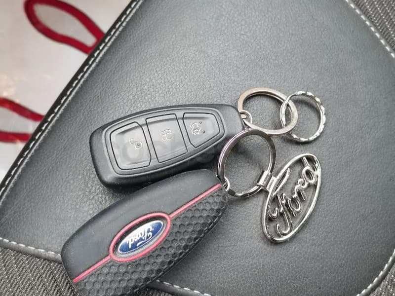Ford Kuga 2.0 TDCi 4x4 ASS Titanium Powers — fotografía 26 de 30