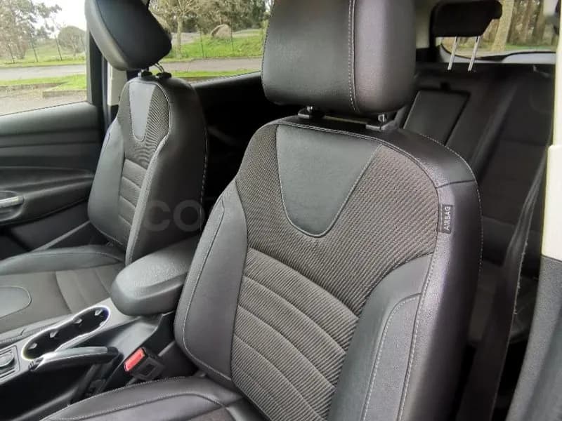 Ford Kuga 2.0 TDCi 4x4 ASS Titanium Powers — fotografía 10 de 30