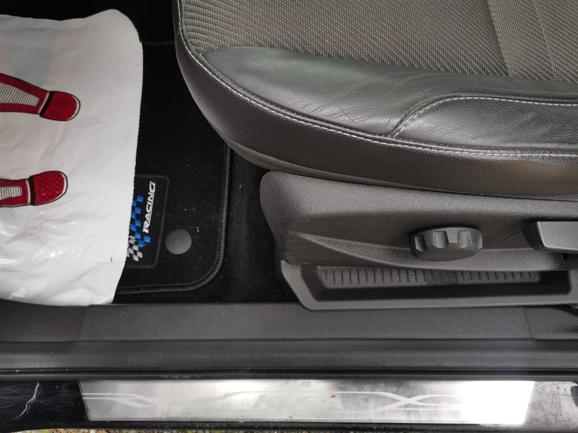 Ford Kuga 2.0 TDCi 4x4 ASS Titanium Powers — fotografía 9 de 30