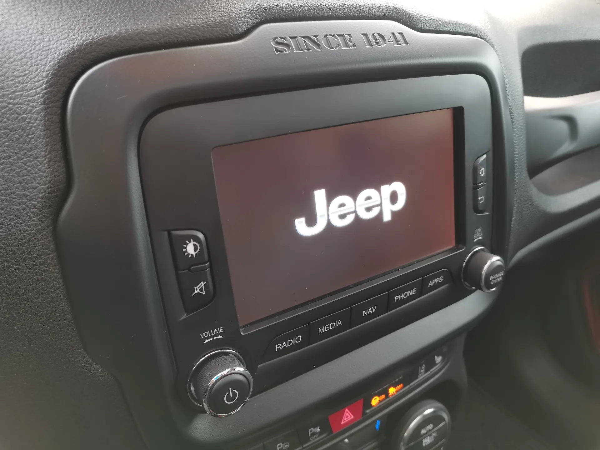 Jeep Renegade 2.0 Mjet Trailhawk 4x4 Auto AD Low — fotografía 24 de 35