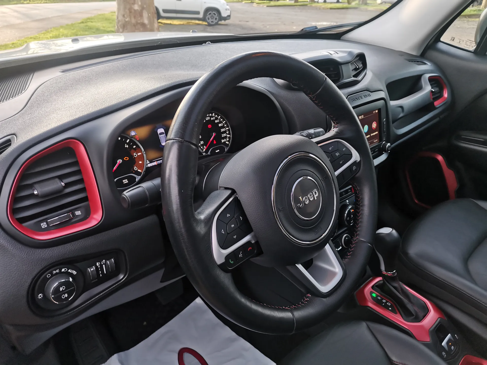 Jeep Renegade 2.0 Mjet Trailhawk 4x4 Auto AD Low — fotografía 6 de 35