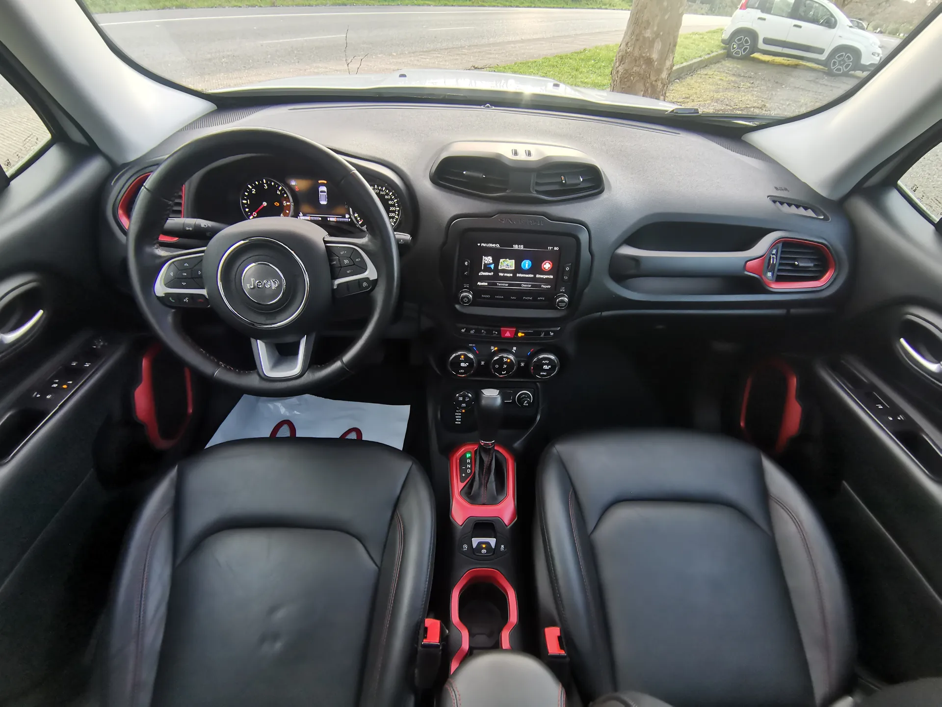 Jeep Renegade 2.0 Mjet Trailhawk 4x4 Auto AD Low — fotografía 14 de 35