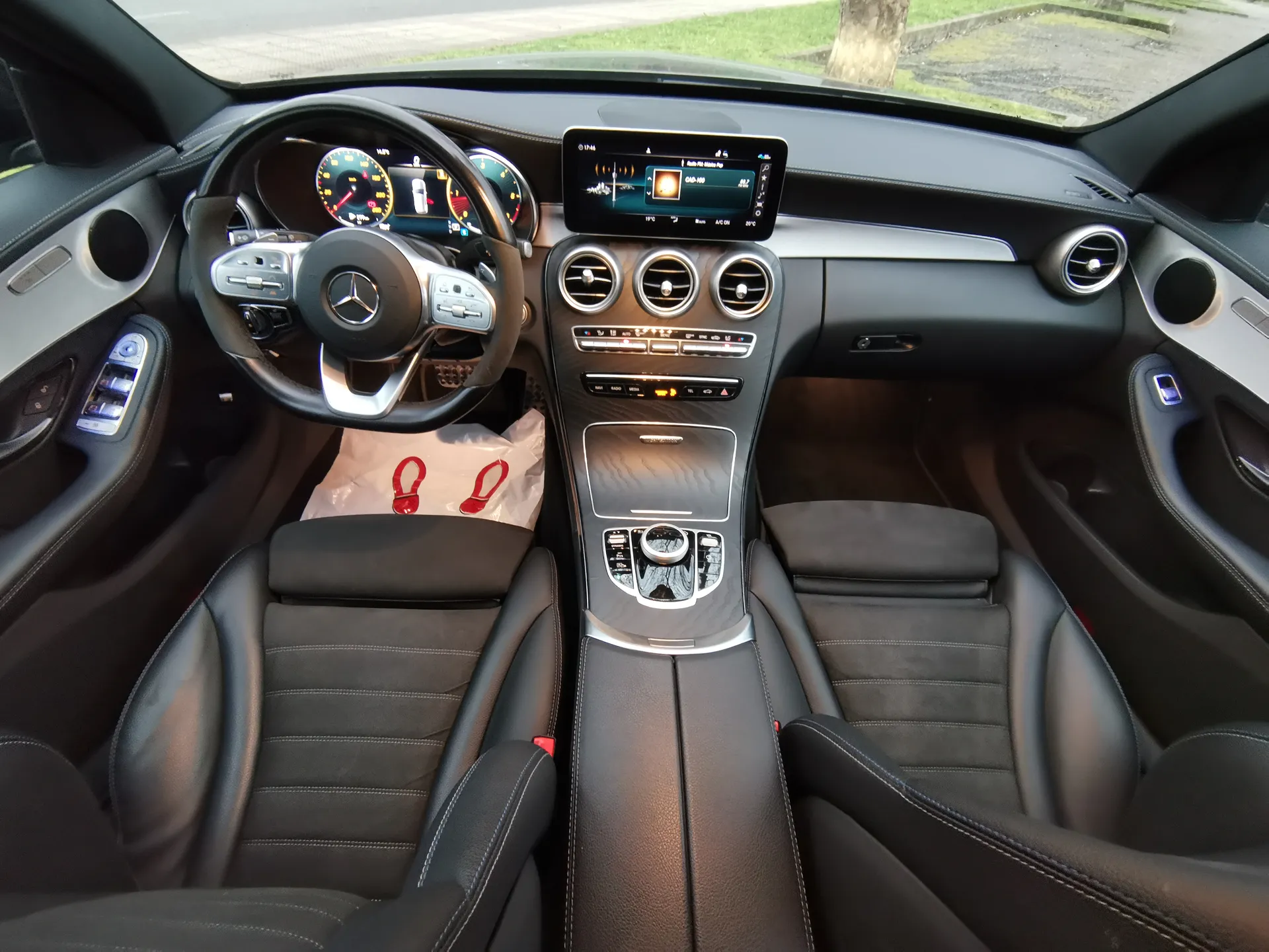 Mercedes-Benz C220 CDI 9G-TRONIC AMG LINE NIGHT EDITION — fotografía 14 de 38
