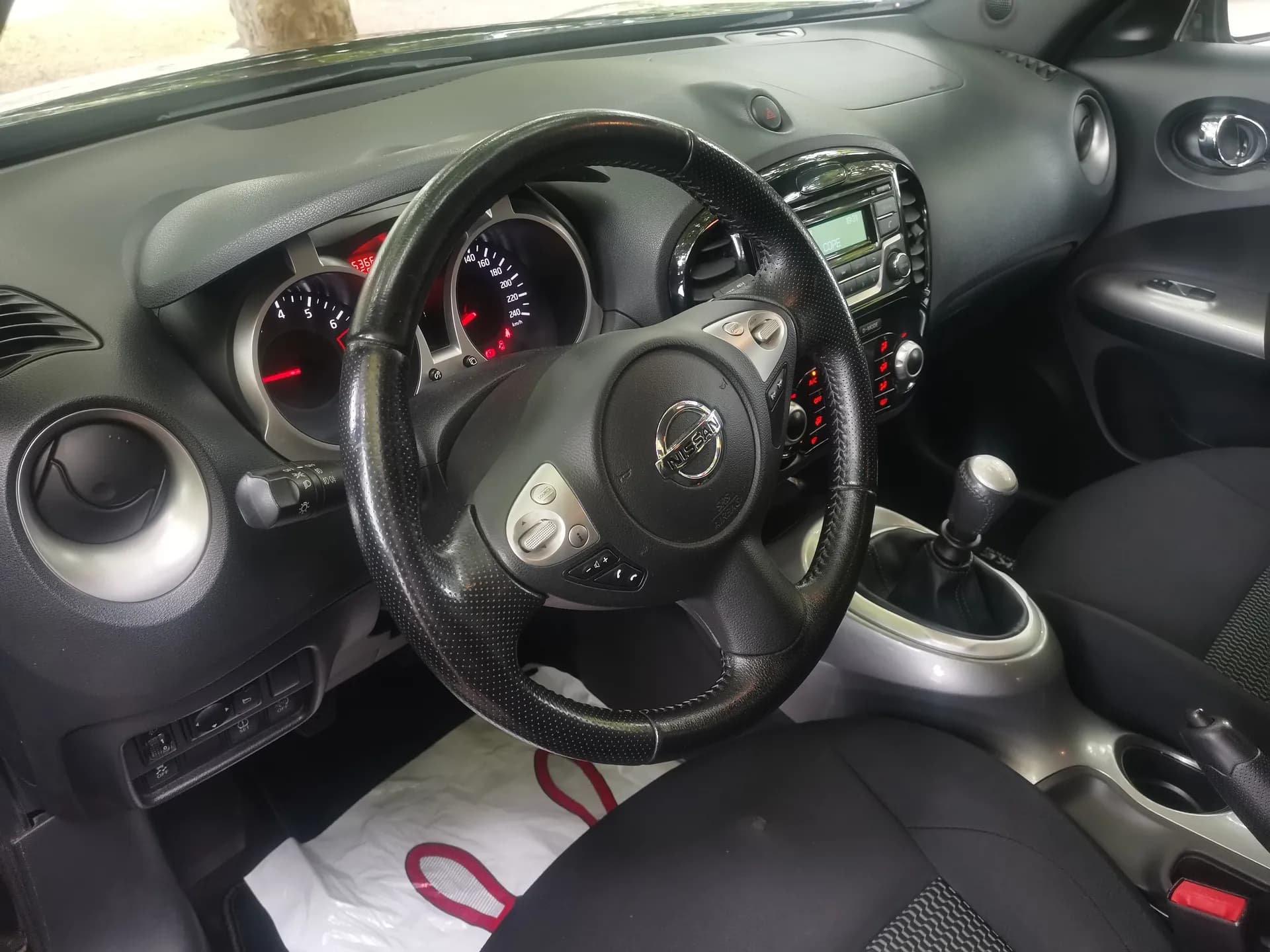 Nissan Juke 1.2 DIGT Dark Sound Edition — fotografía 6 de 27