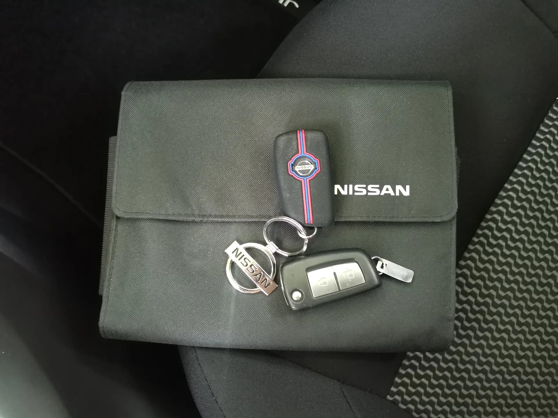 Nissan Juke 1.2 DIGT Dark Sound Edition — fotografía 23 de 27