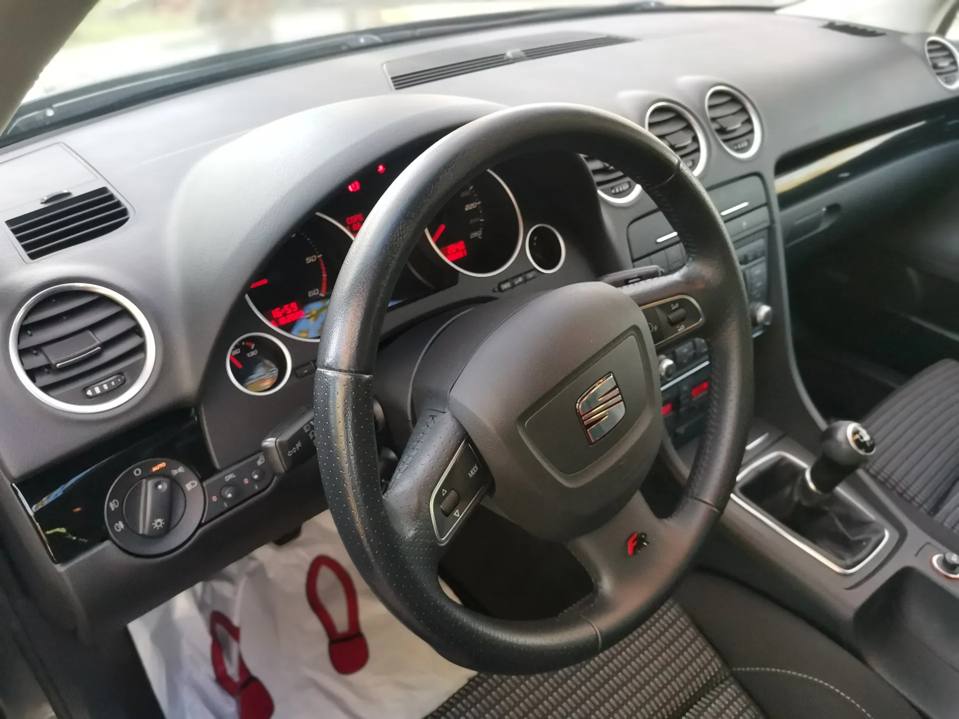 SEAT Exeo 2.0 TDI CR 170 CV Sport — fotografía 6 de 25