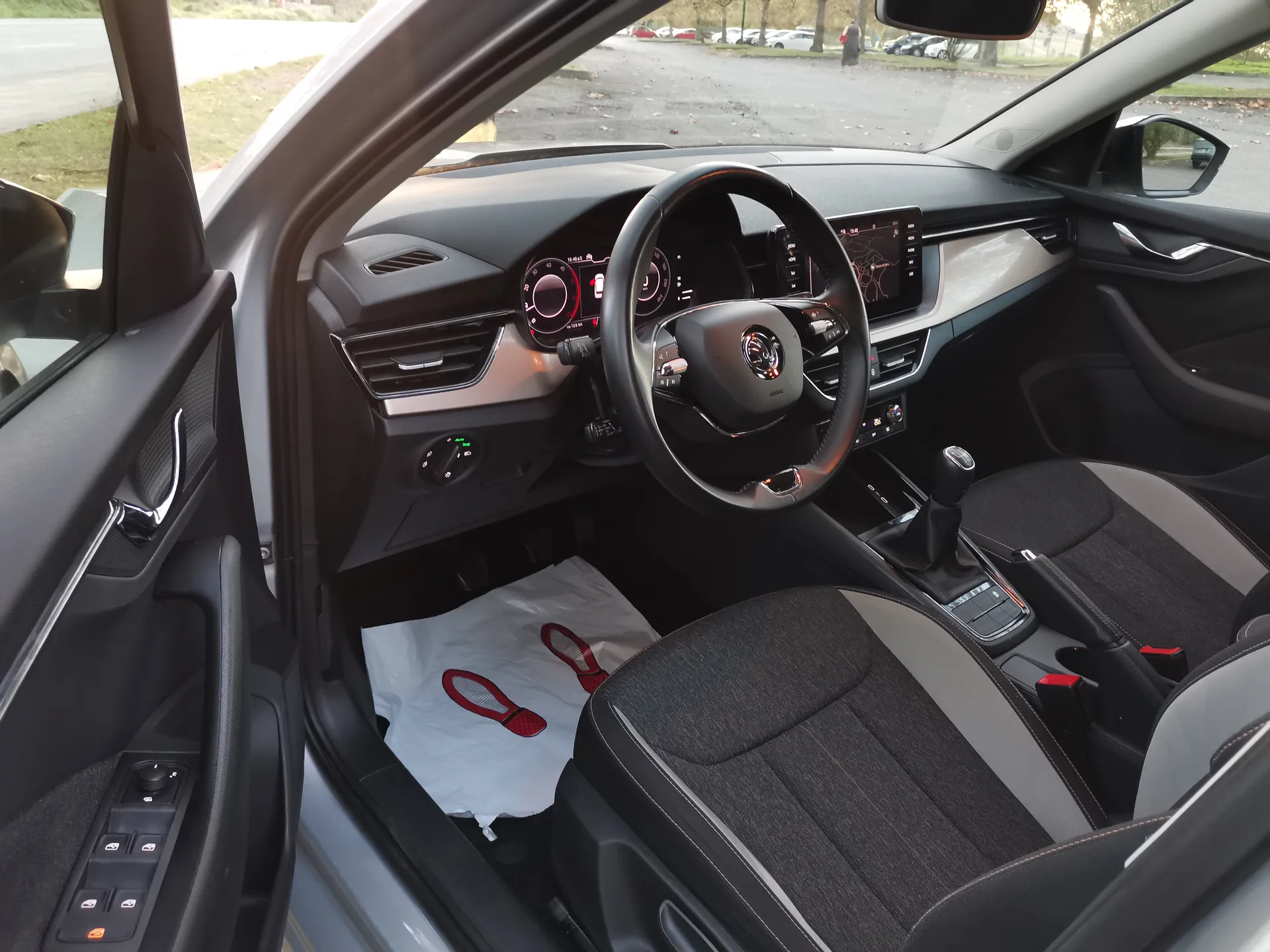 Skoda Kamiq 1.6 TDI 85kW 115CV Sport — fotografía 5 de 30