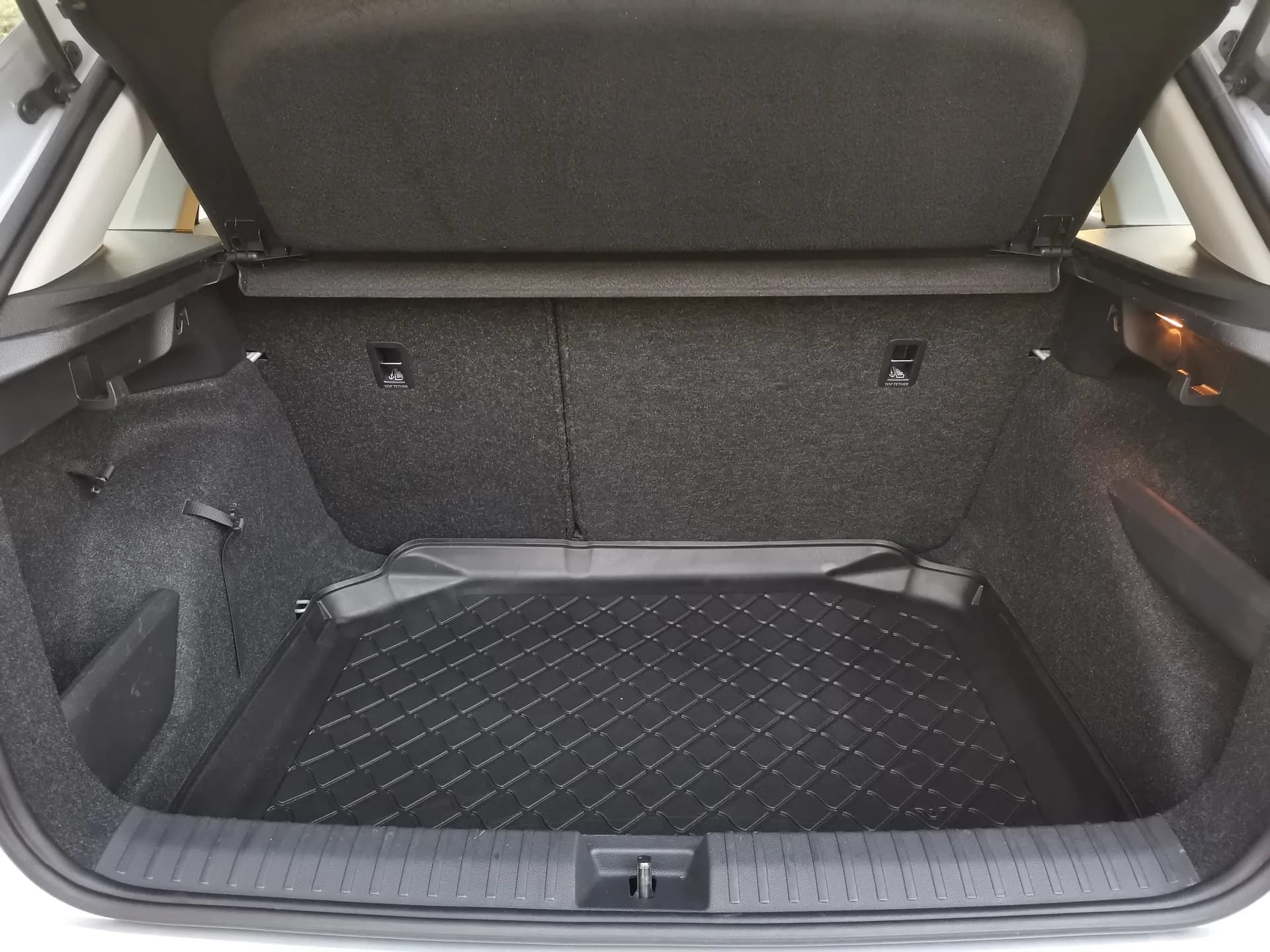 Skoda Kamiq 1.6 TDI 85kW 115CV Sport — fotografía 26 de 30