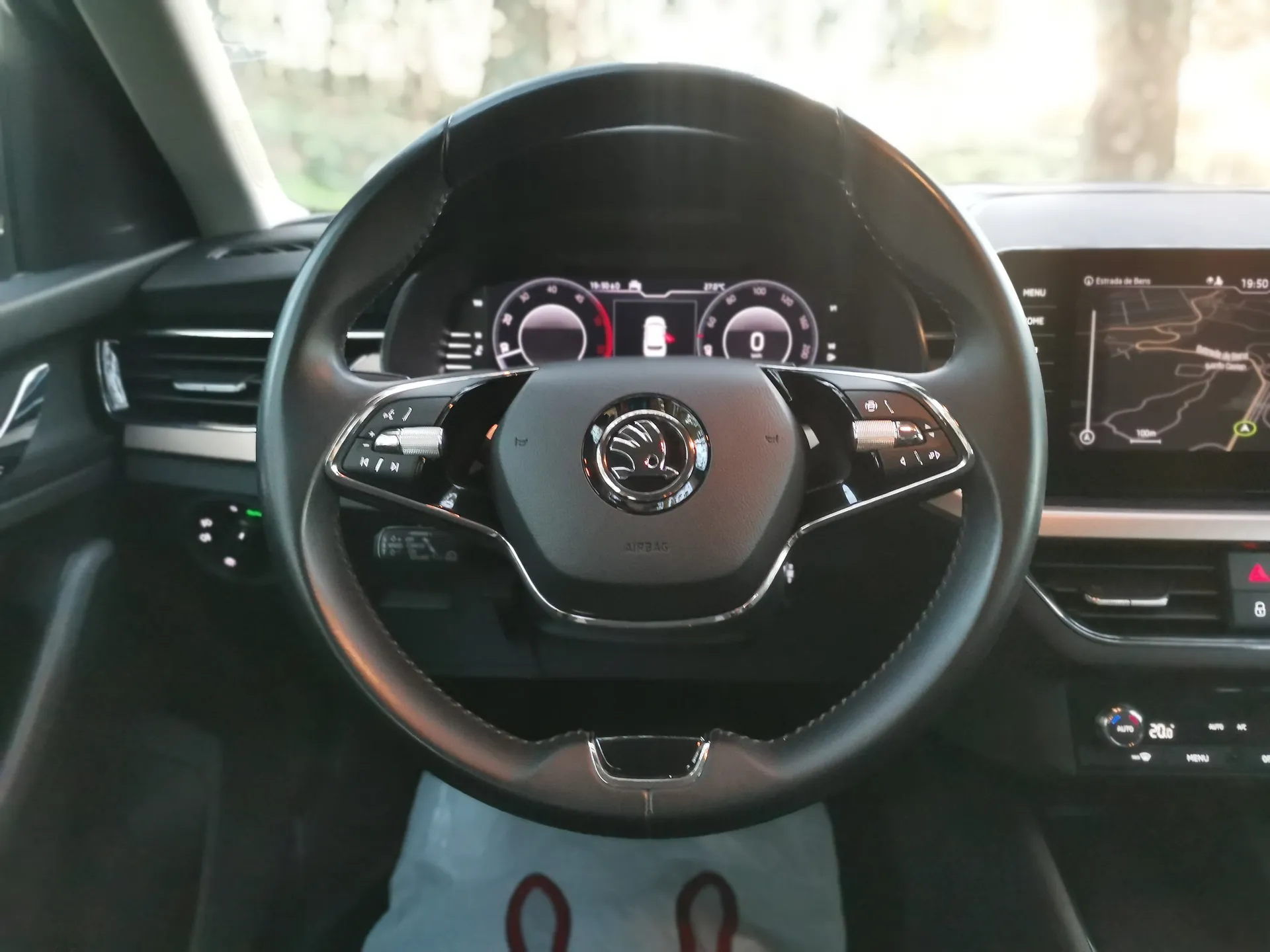 Skoda Kamiq 1.6 TDI 85kW 115CV Sport — fotografía 16 de 30