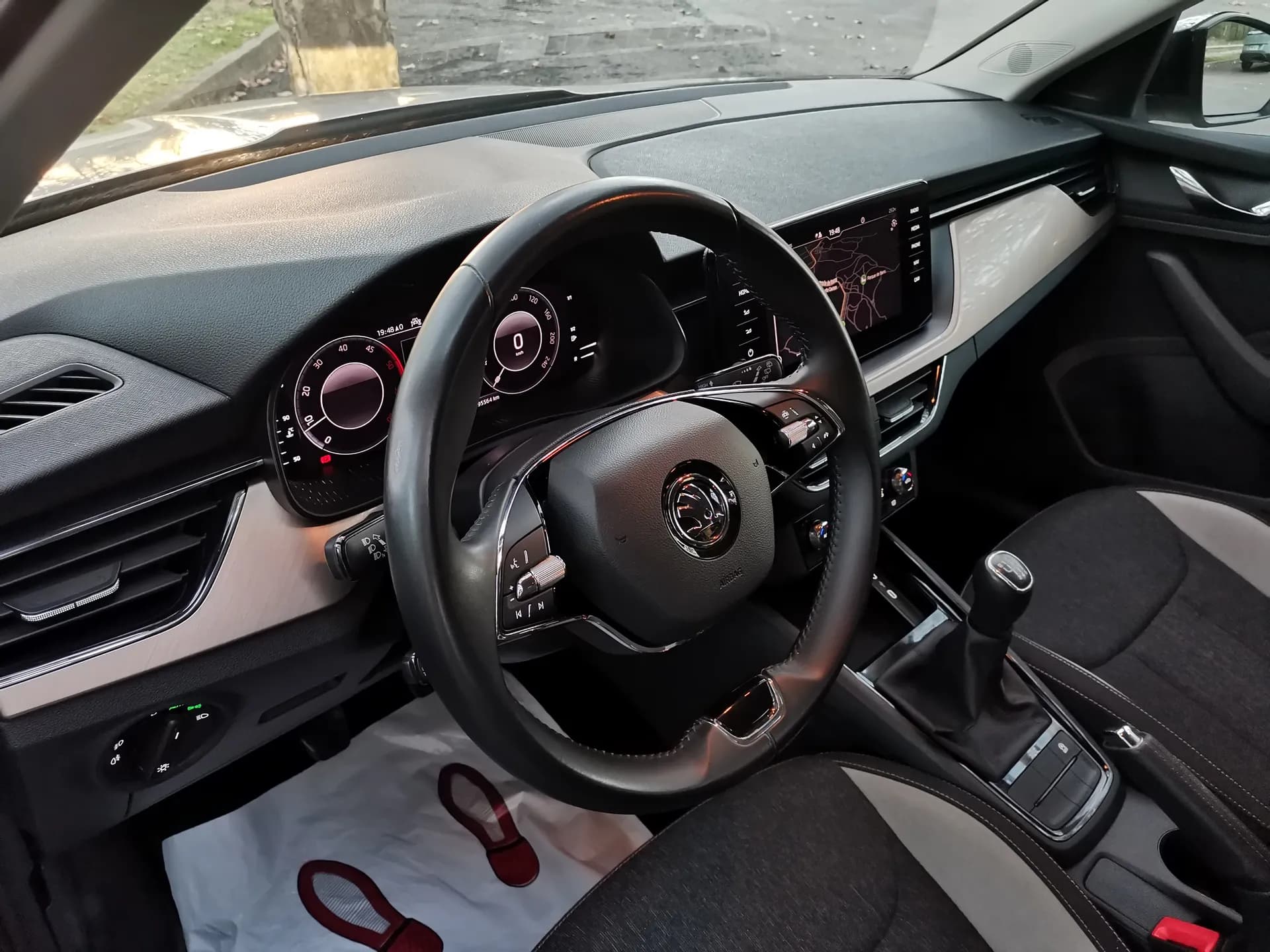 Skoda Kamiq 1.6 TDI 85kW 115CV Sport — fotografía 6 de 30