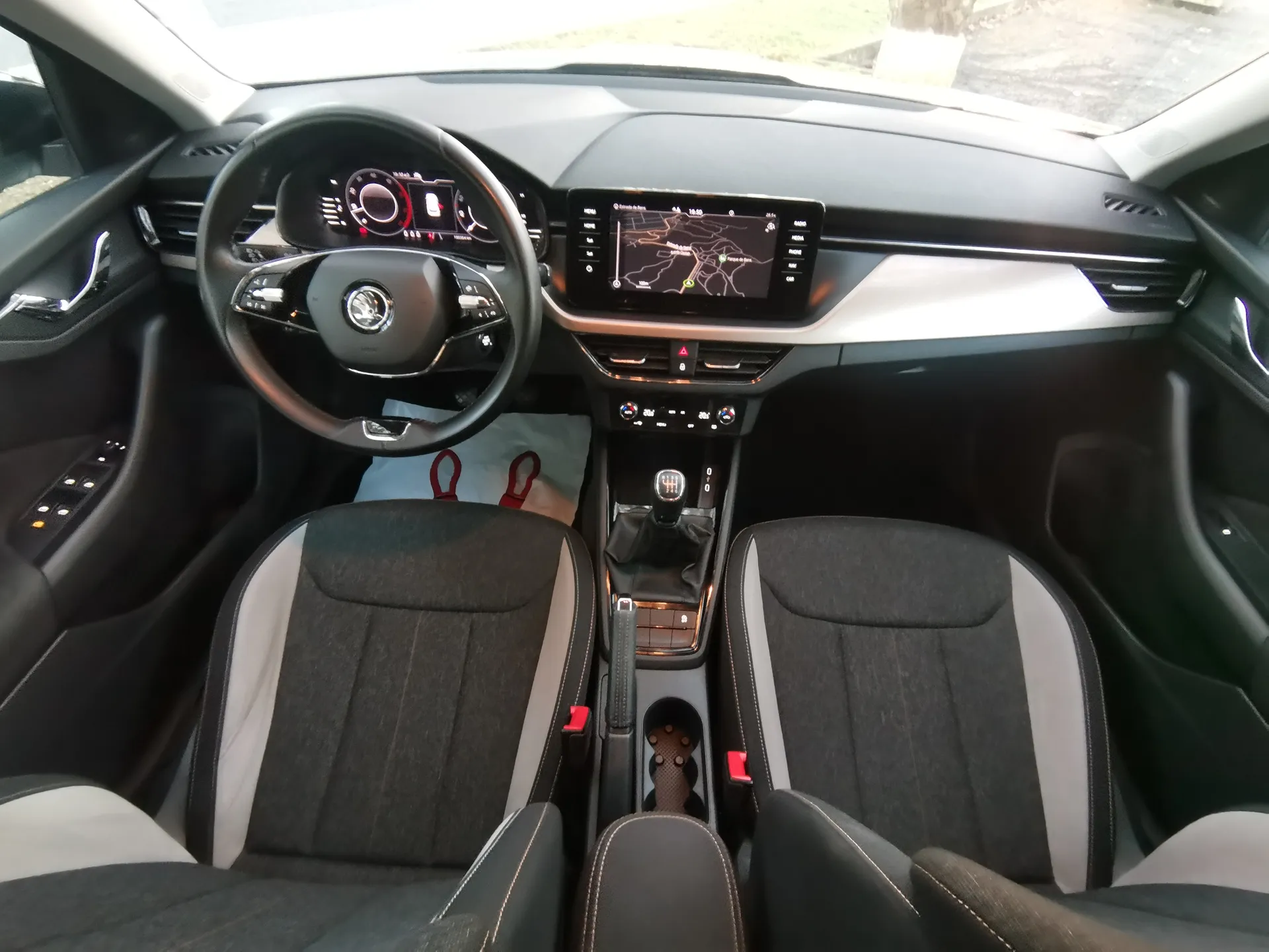Skoda Kamiq 1.6 TDI 85kW 115CV Sport — fotografía 12 de 30