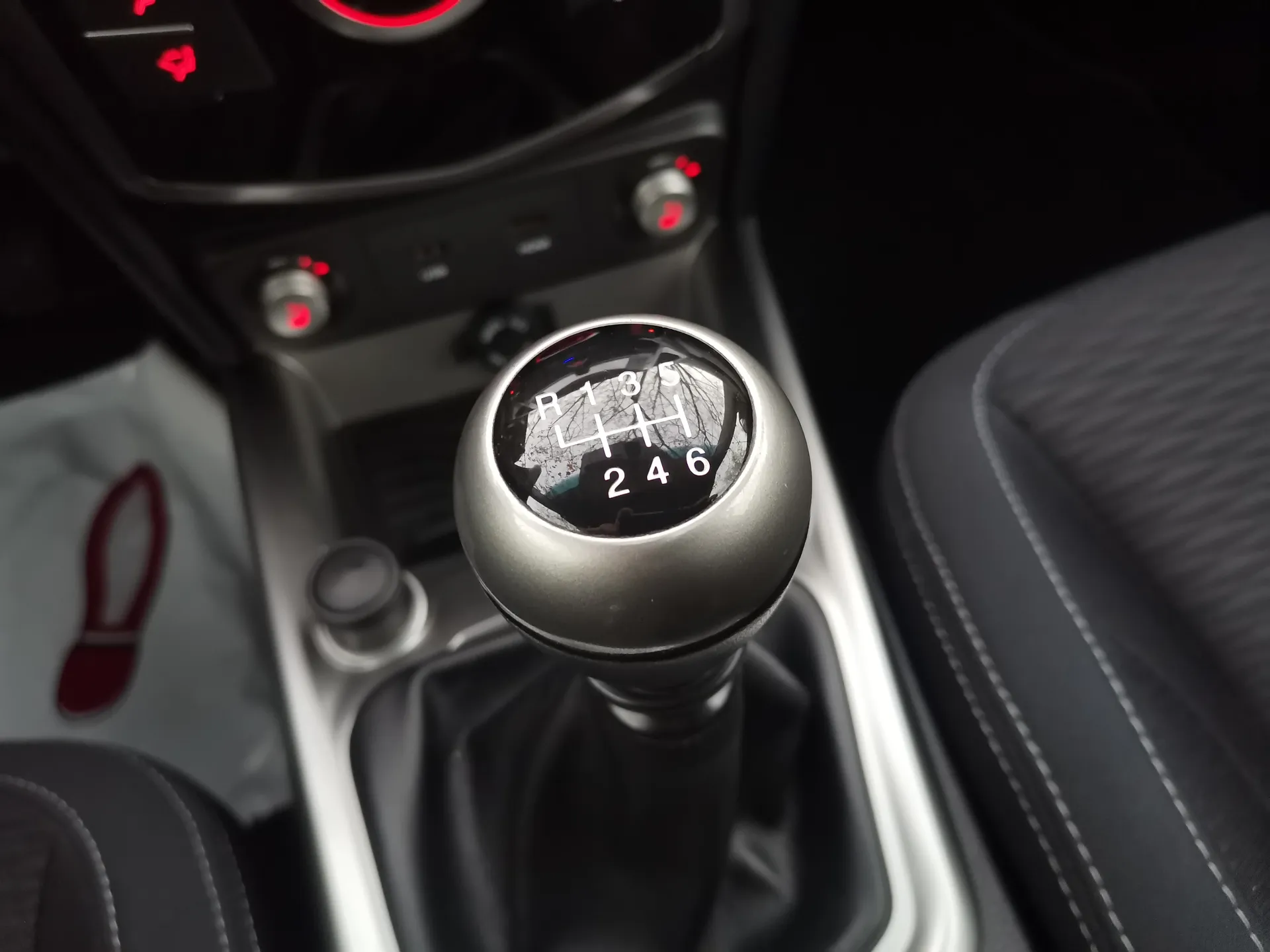SsangYong Tivoli D16T Premium 4x2 — fotografía 16 de 29