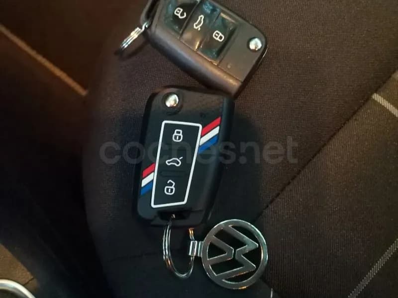 Volkswagen Polo 1.0 LOUNGE — fotografía 23 de 27