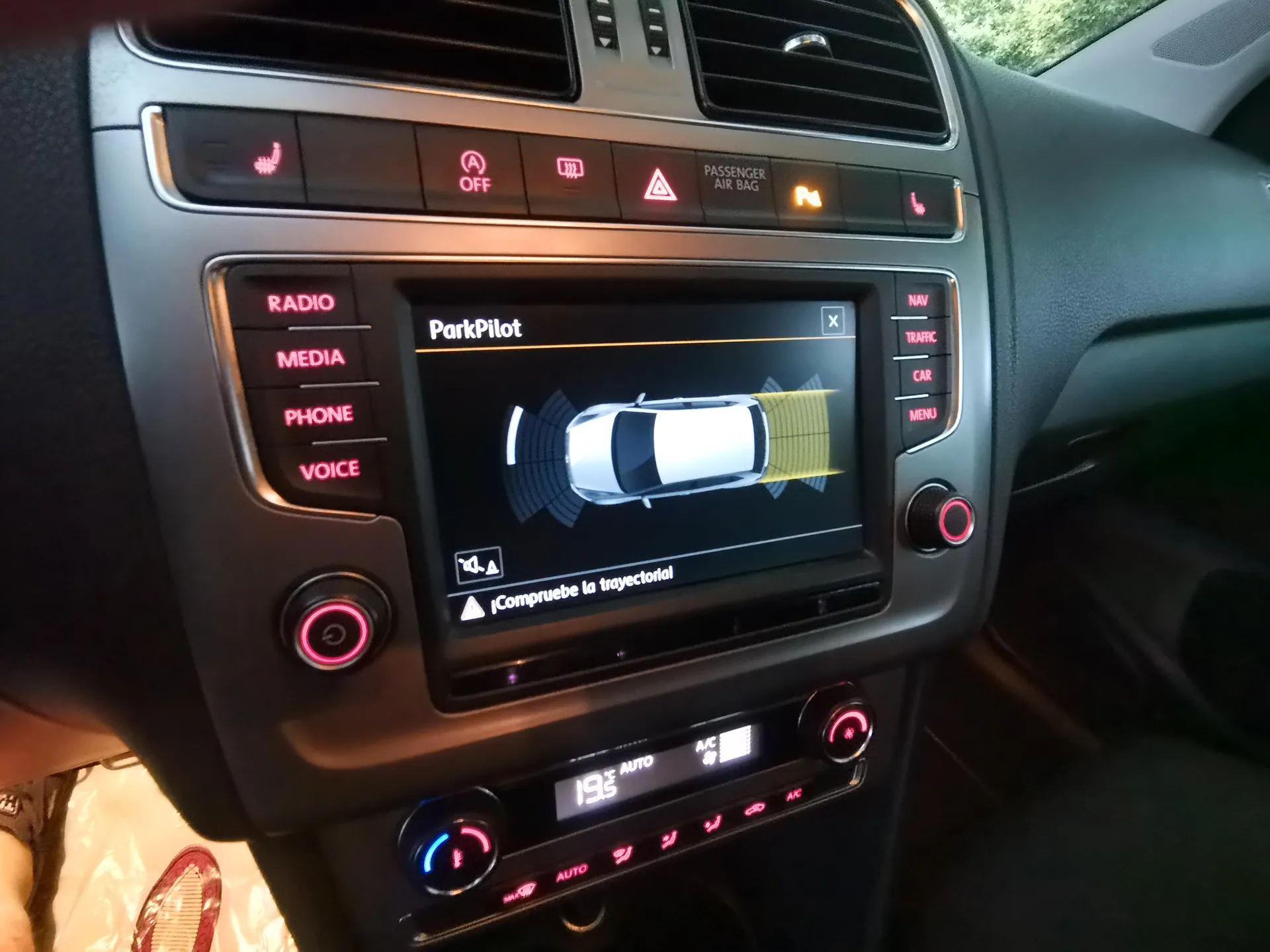Volkswagen Polo 1.0 LOUNGE — fotografía 18 de 27