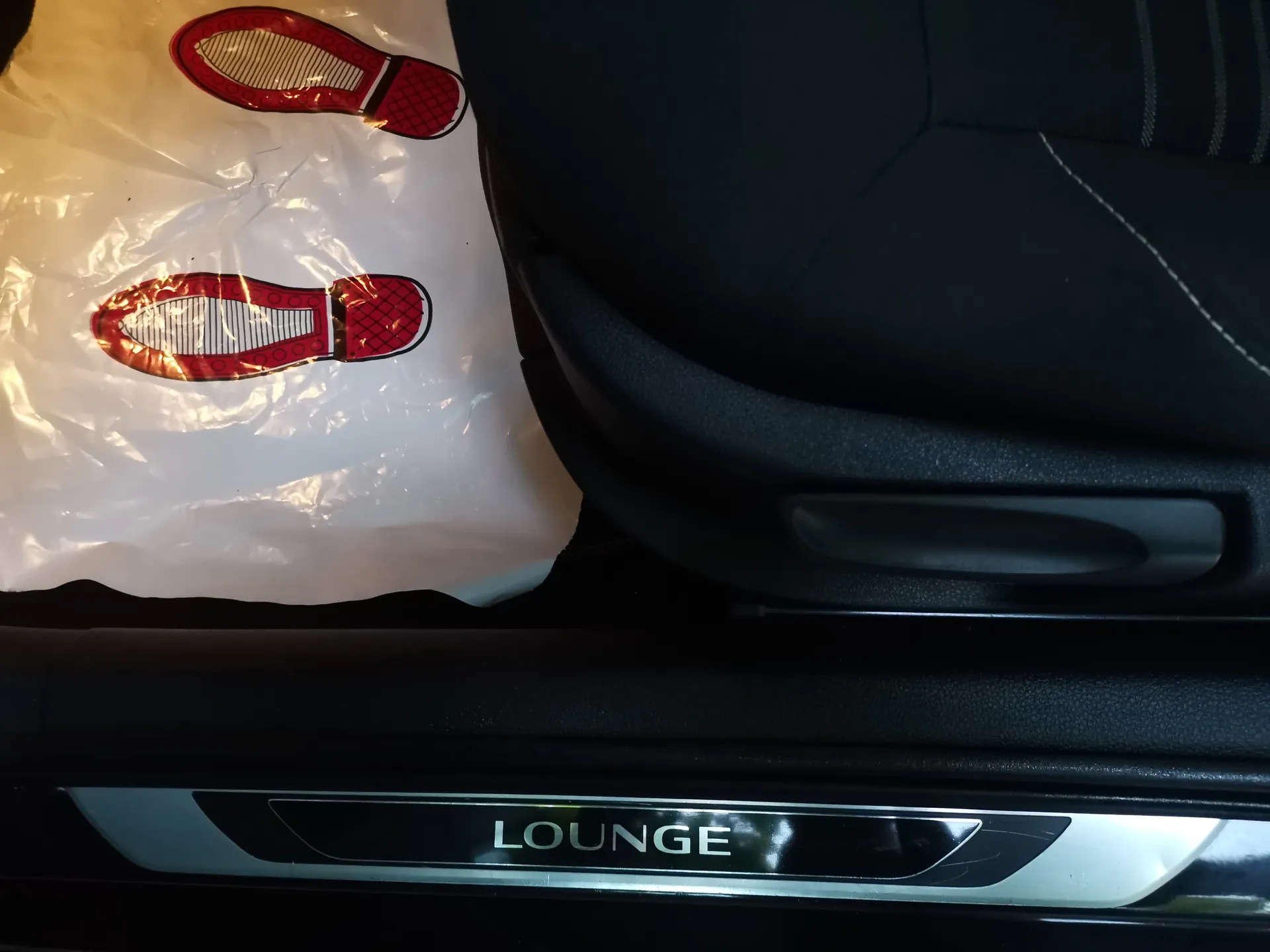 Volkswagen Polo 1.0 LOUNGE — fotografía 10 de 27