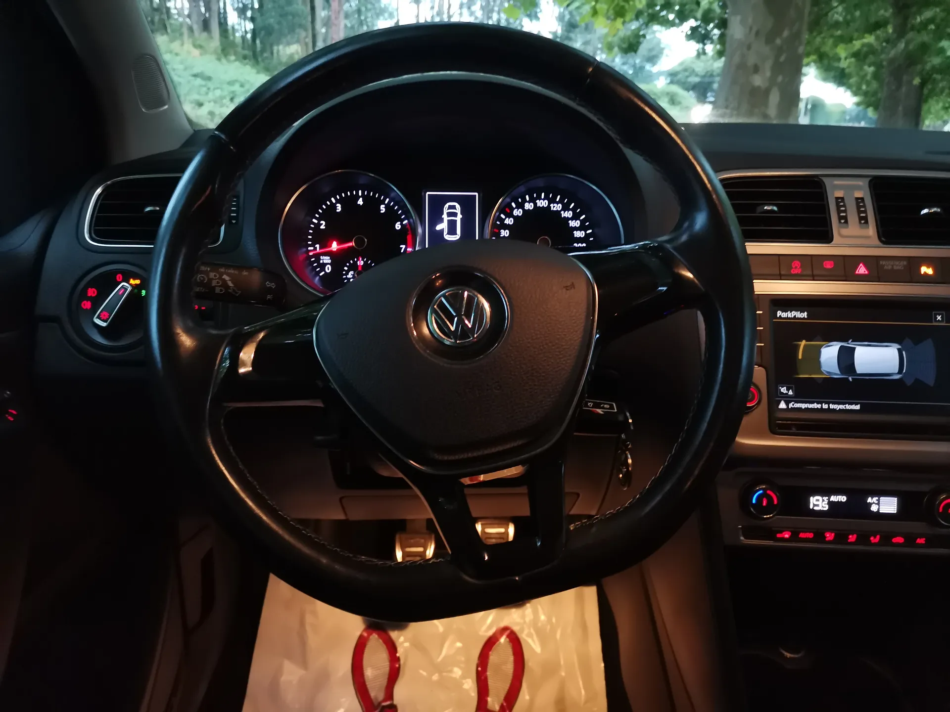 Volkswagen Polo 1.0 LOUNGE — fotografía 16 de 27