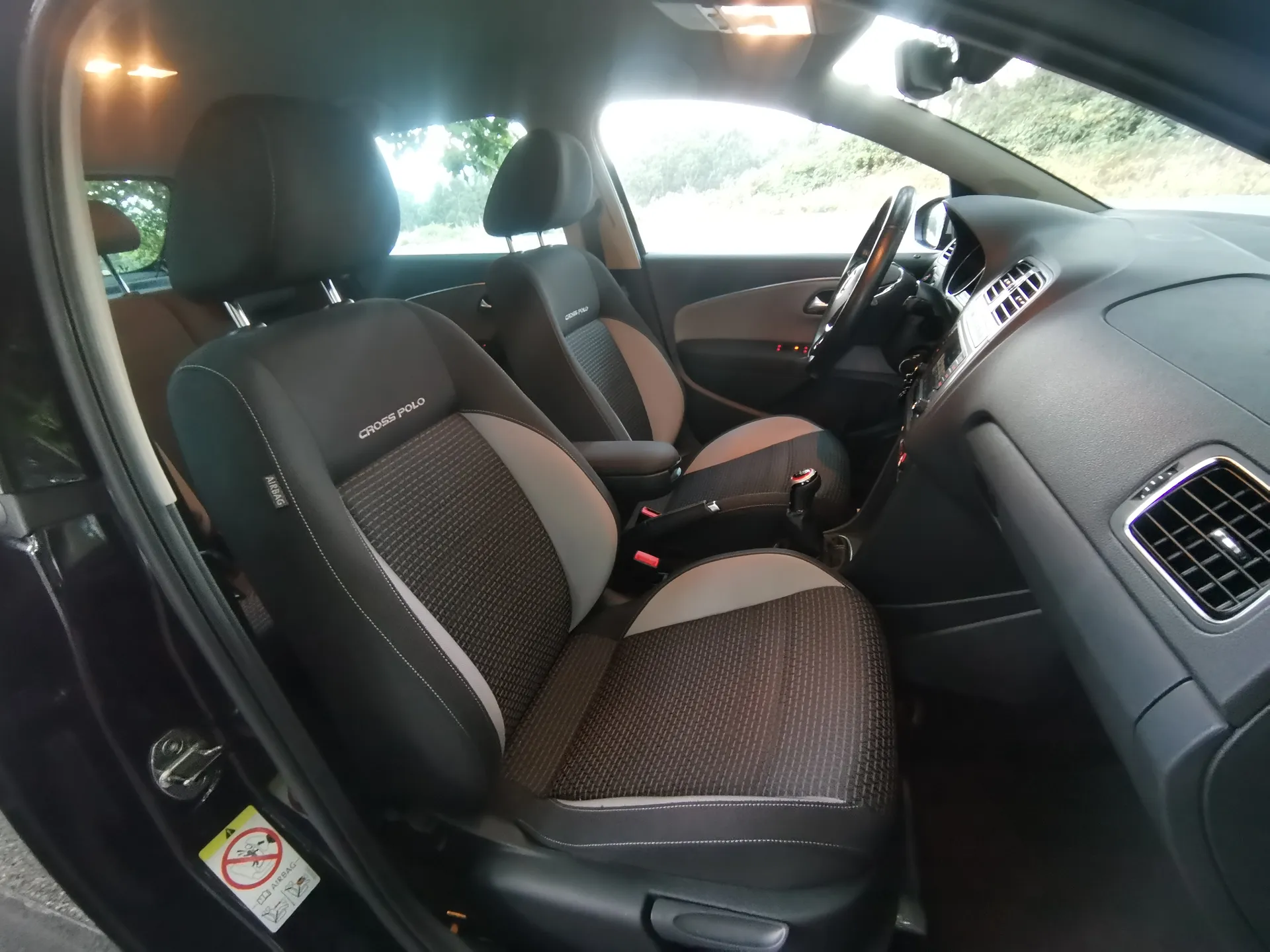 Volkswagen Polo Cross Sport 1.4 TDI 105cv BMT — fotografía 11 de 30