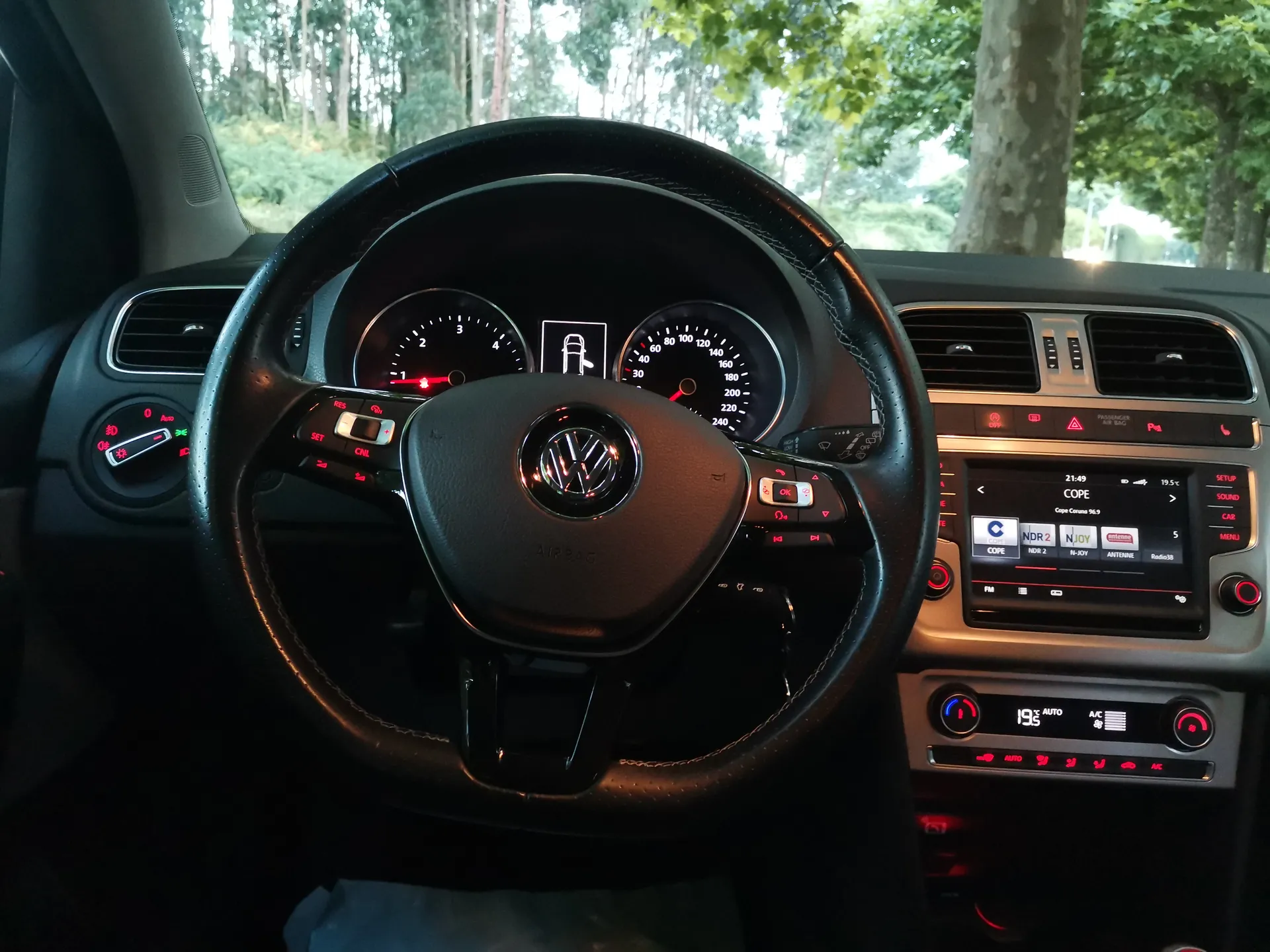 Volkswagen Polo Cross Sport 1.4 TDI 105cv BMT — fotografía 16 de 30