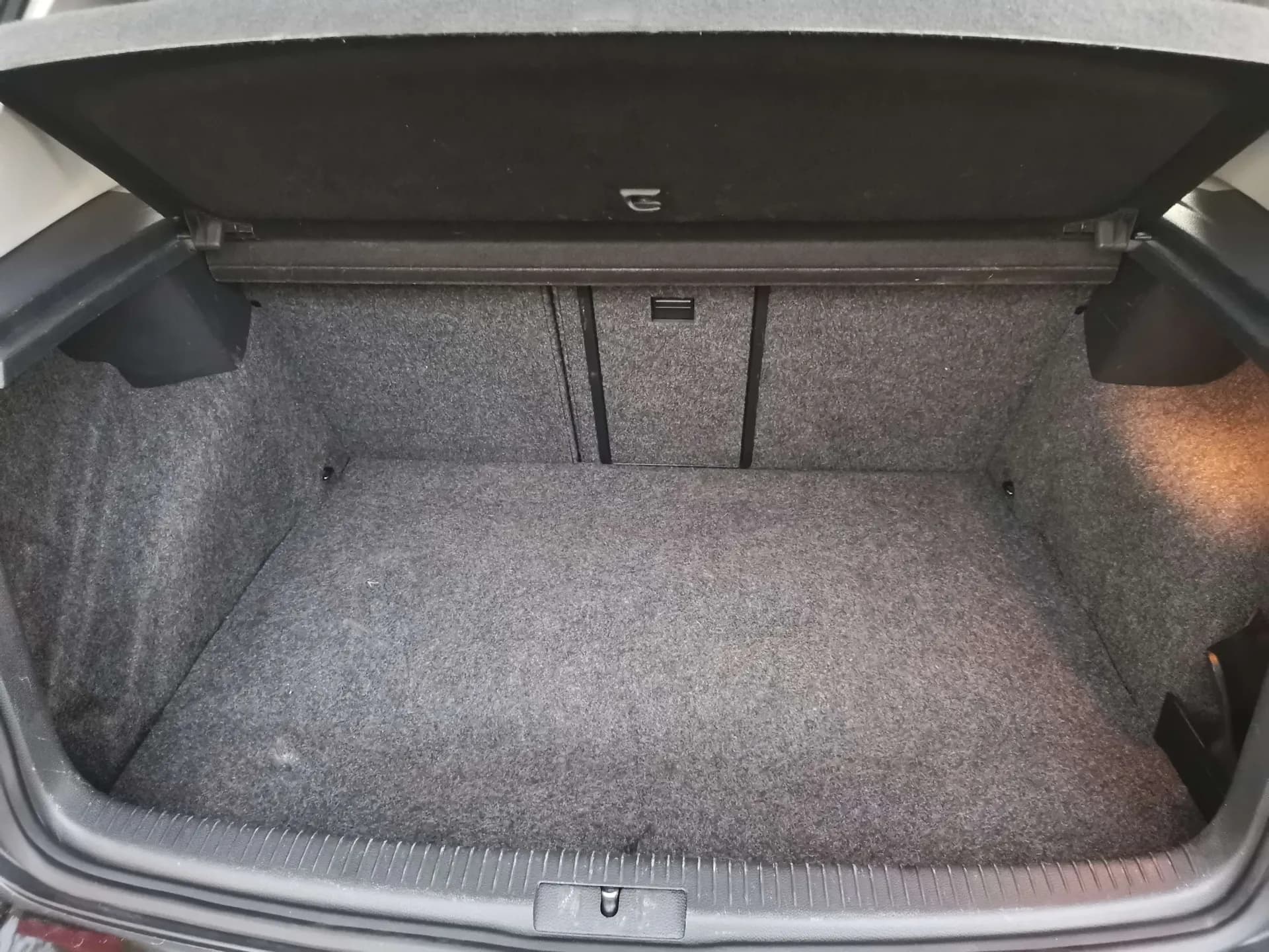 Volkswagen Golf 1.6 TDI BlueMotion — fotografía 23 de 27