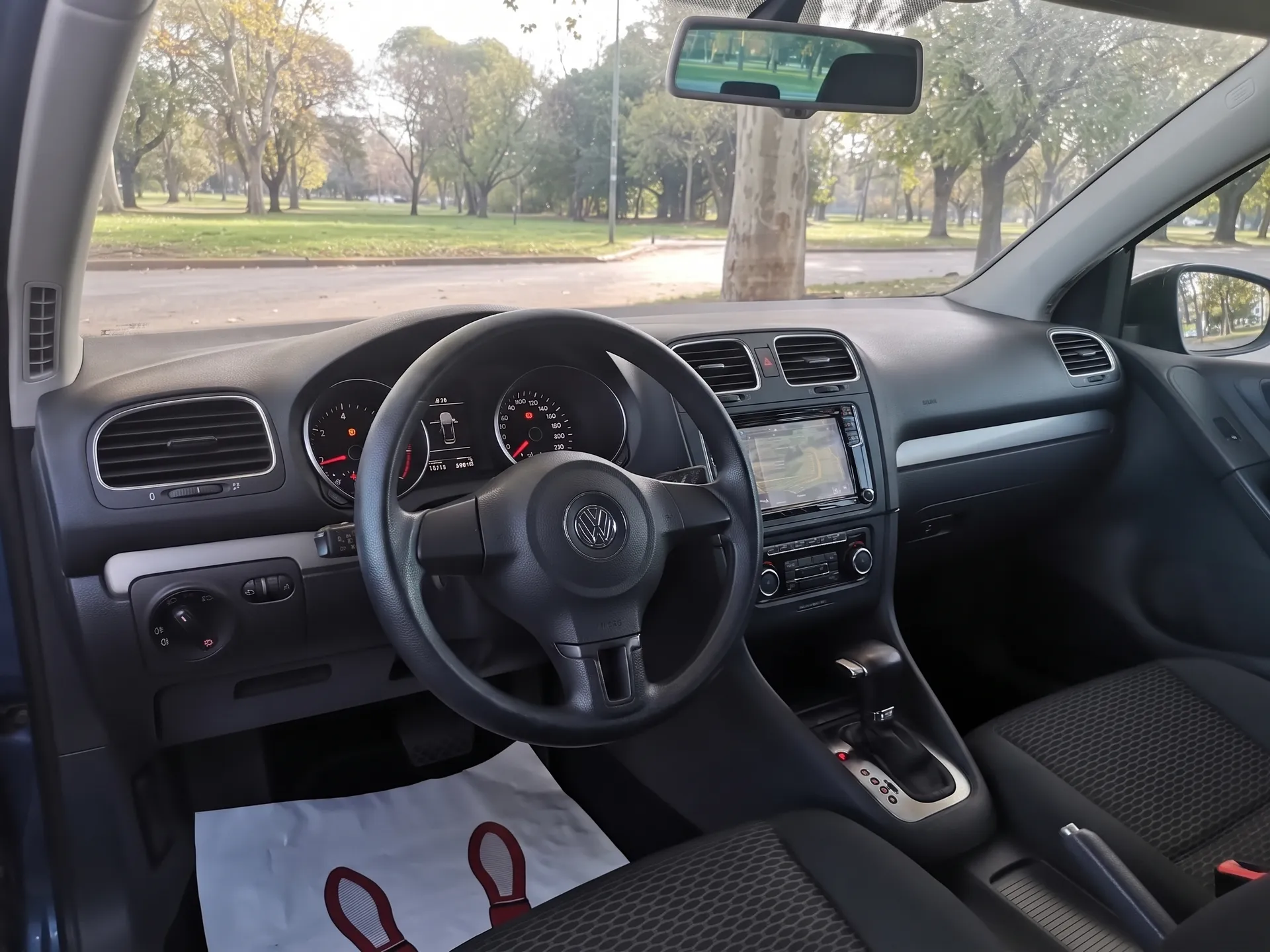 Volkswagen Golf 1.6 TDI BlueMotion — fotografía 10 de 27