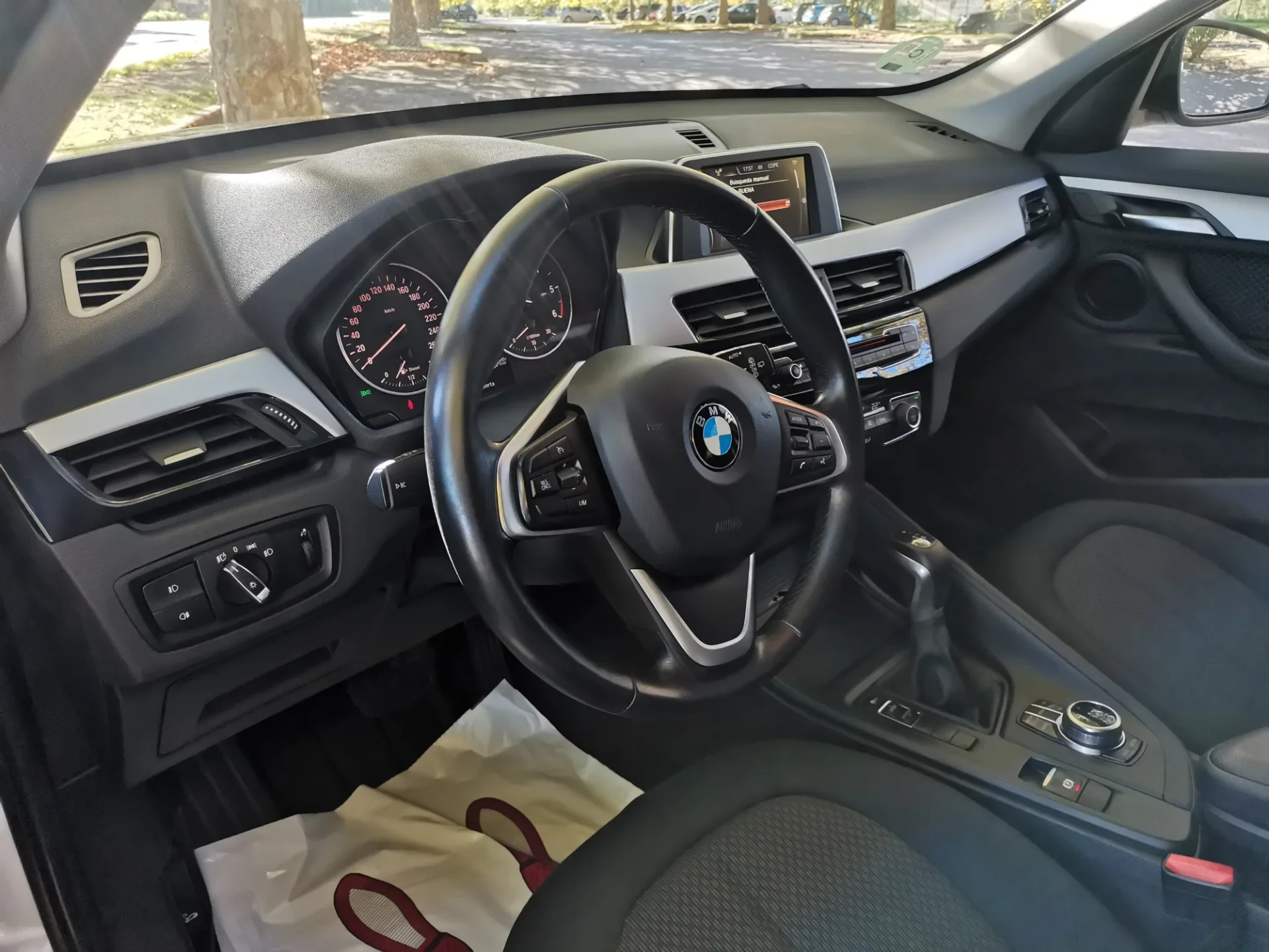 BMW X1 2.0D S-DRIVE SPORT — fotografía 6 de 35