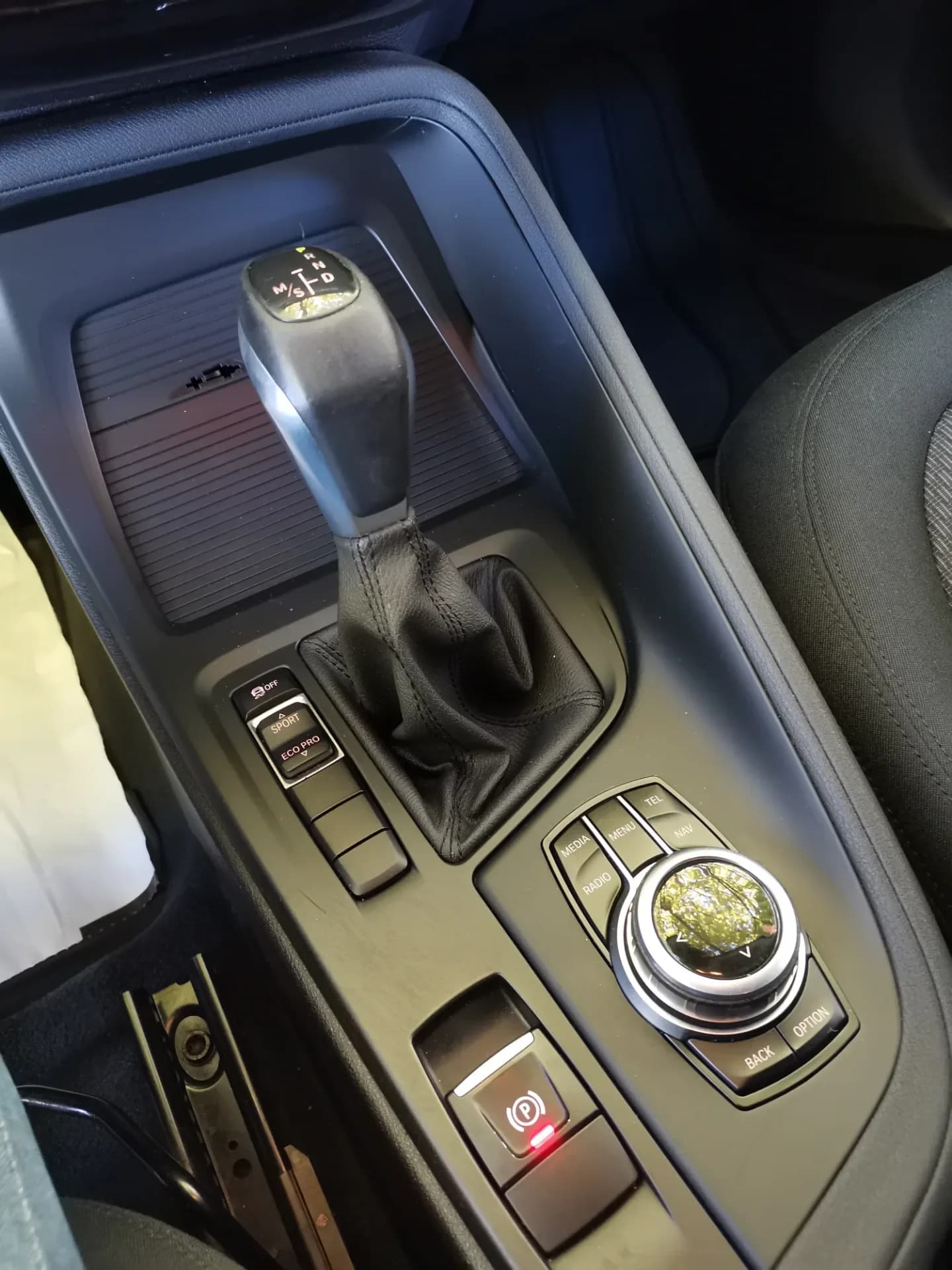 BMW X1 2.0D S-DRIVE SPORT — fotografía 16 de 35