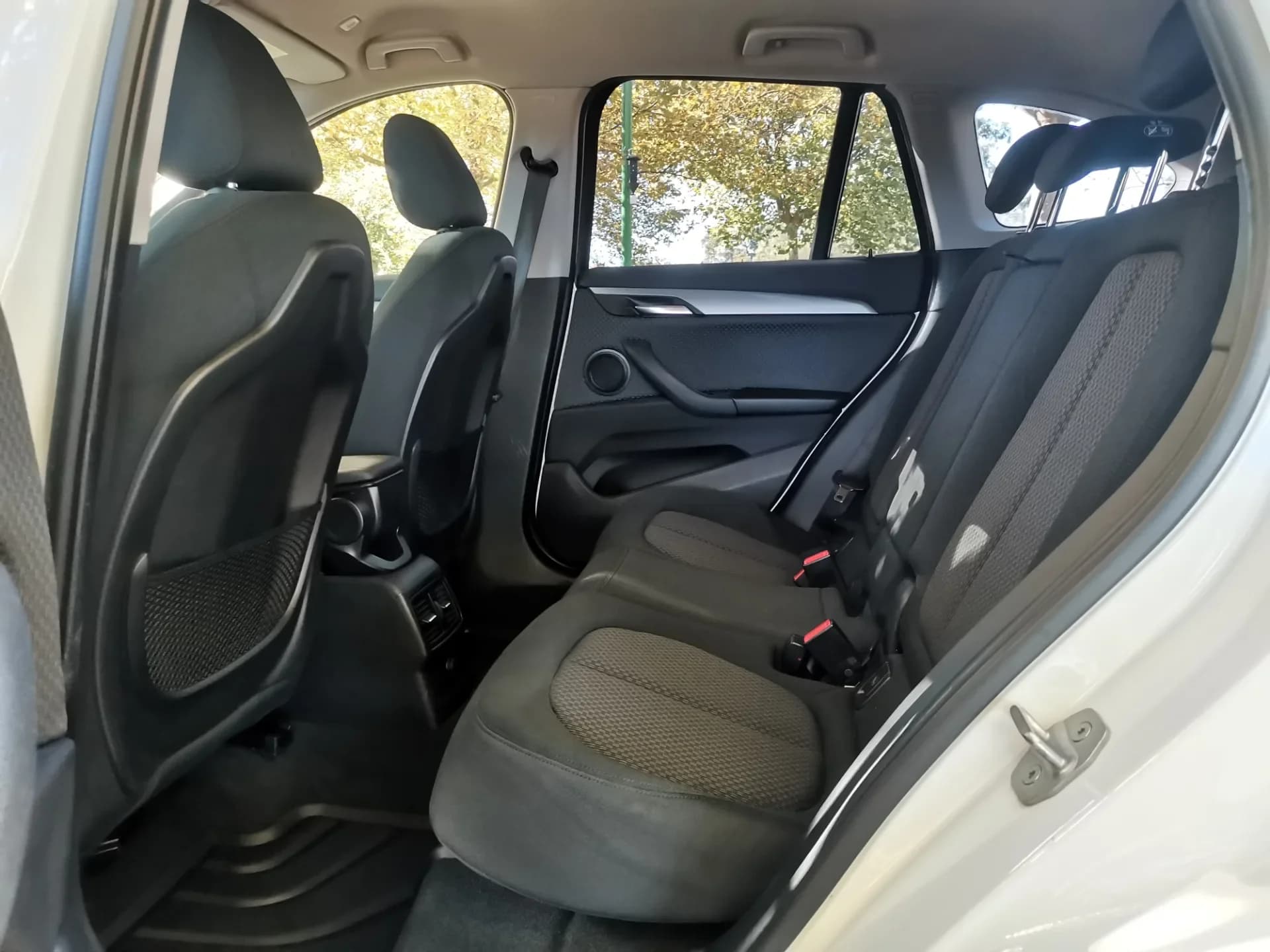 BMW X1 2.0D S-DRIVE SPORT — fotografía 28 de 35