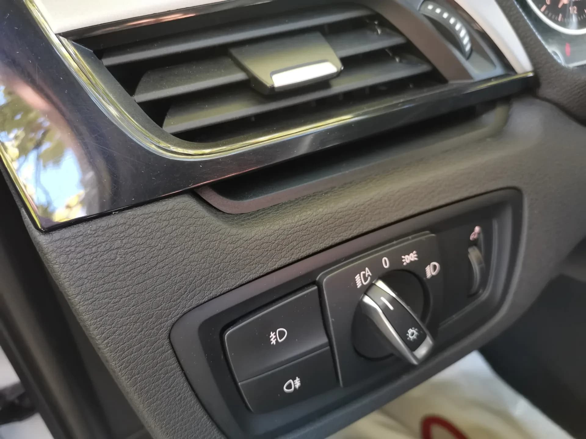 BMW X1 2.0D S-DRIVE SPORT — fotografía 8 de 35