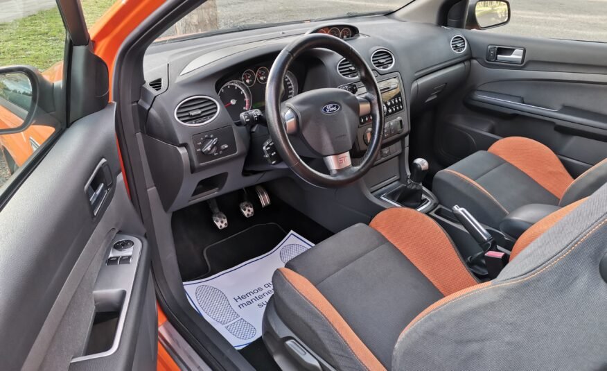 FORD Focus 2.5 ST RACING ORANGE