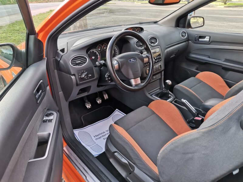 FORD Focus 2.5 ST RACING ORANGE