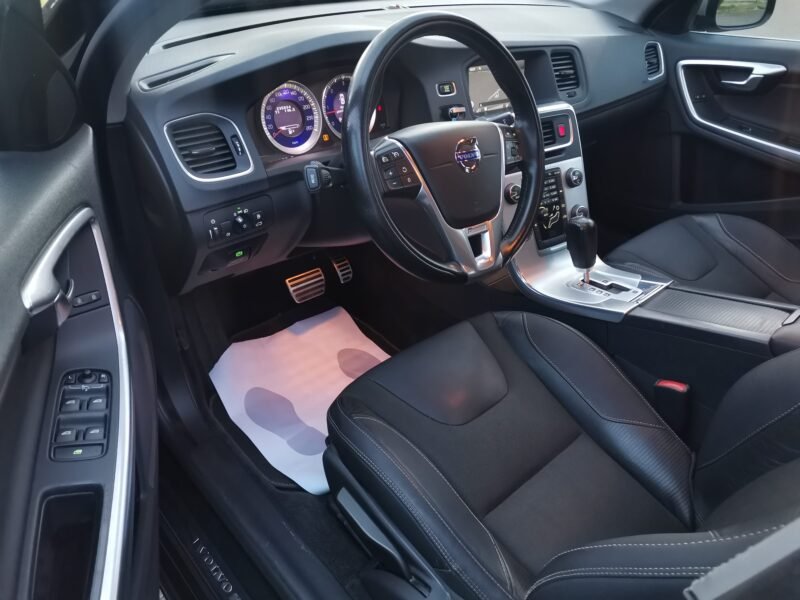 VOLVO S60 2.0 D3 RDesign