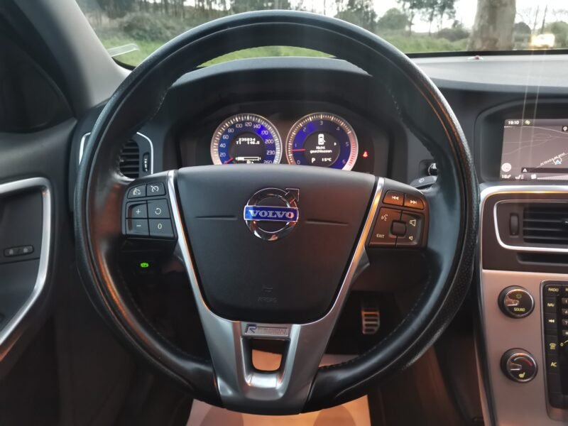 VOLVO S60 2.0 D3 RDesign
