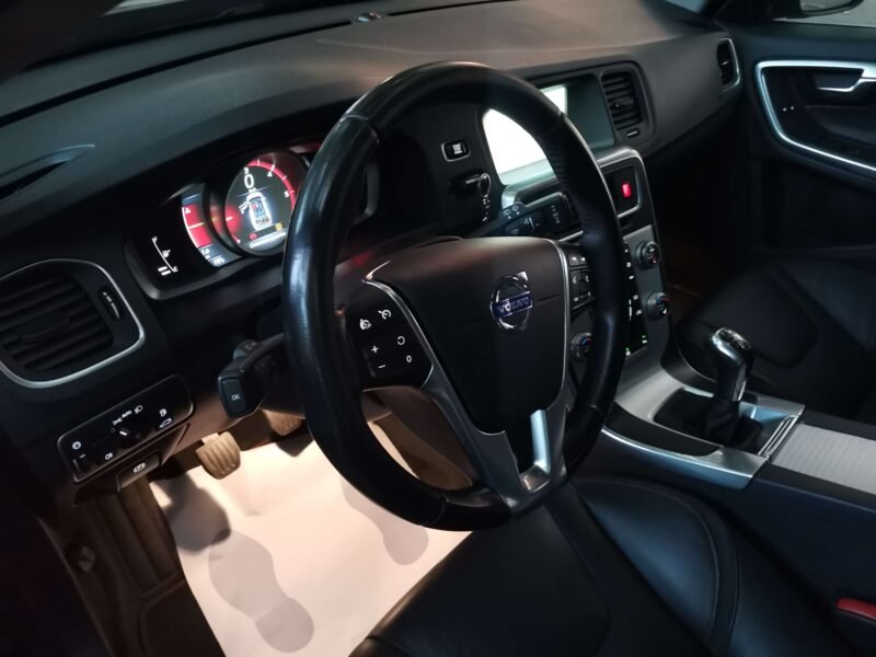 VOLVO V60 V60 2.0 D4 OCEAN RACE