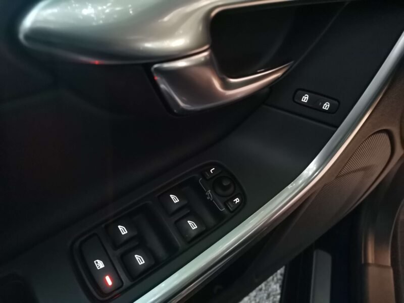 VOLVO V60 V60 2.0 D4 OCEAN RACE