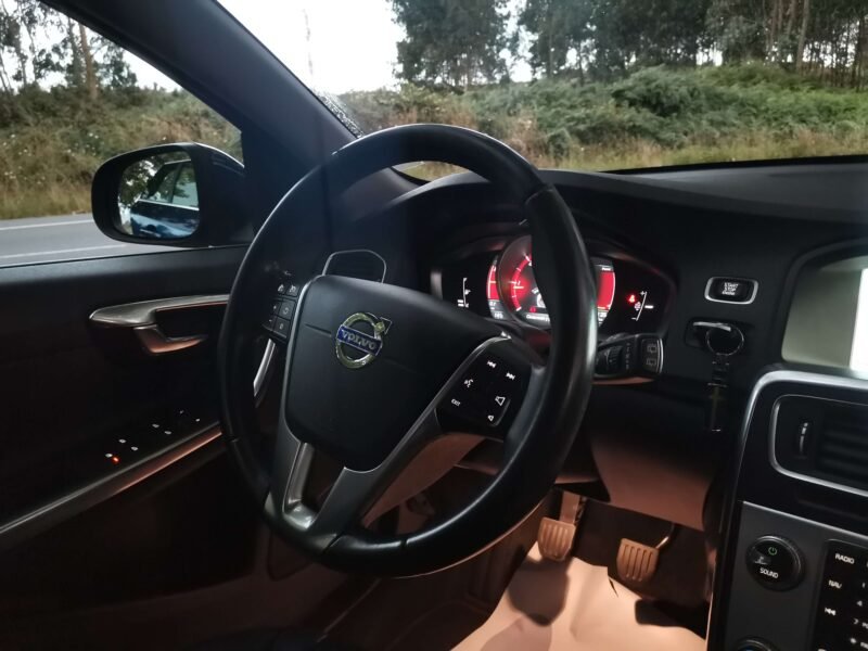 VOLVO V60 V60 2.0 D4 OCEAN RACE