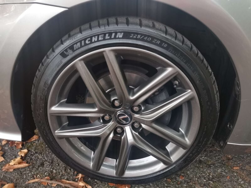 LEXUS IS300 IS 300h F Sport Navibox