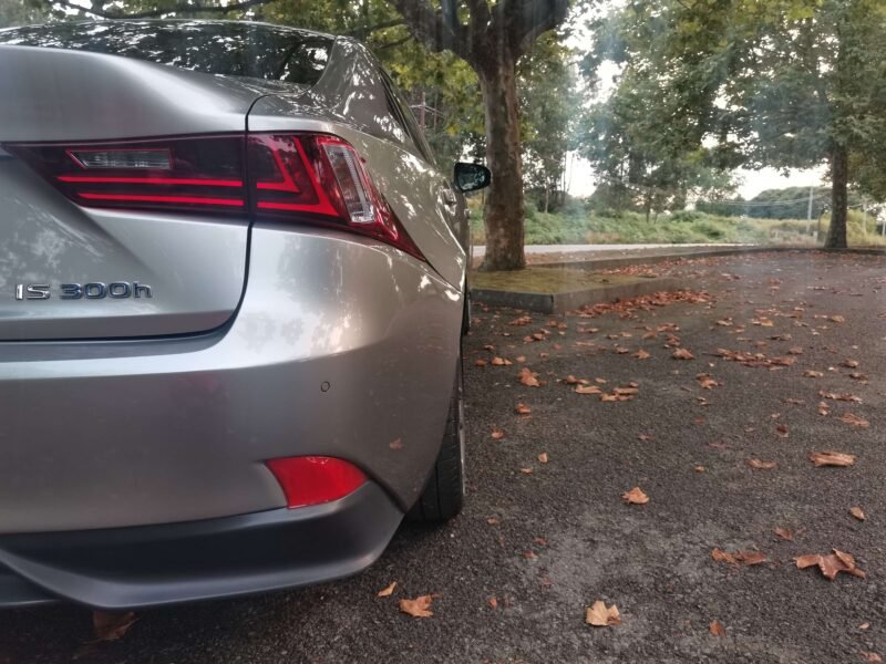 LEXUS IS300 IS 300h F Sport Navibox