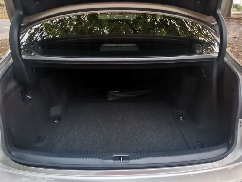 LEXUS IS300 IS 300h F Sport Navibox