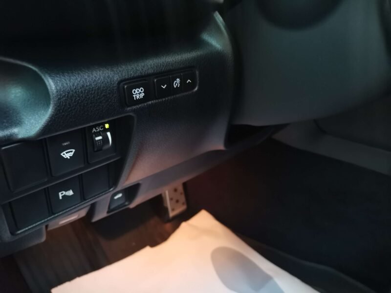 LEXUS IS300 IS 300h F Sport Navibox