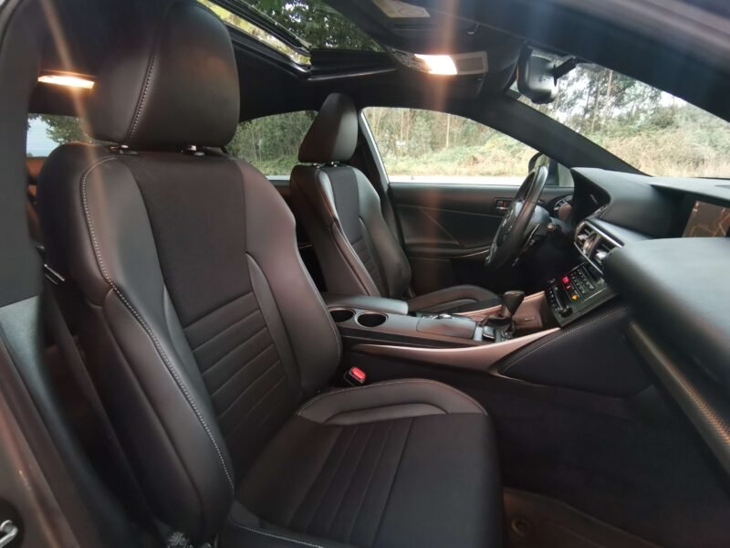 LEXUS IS300 IS 300h F Sport Navibox