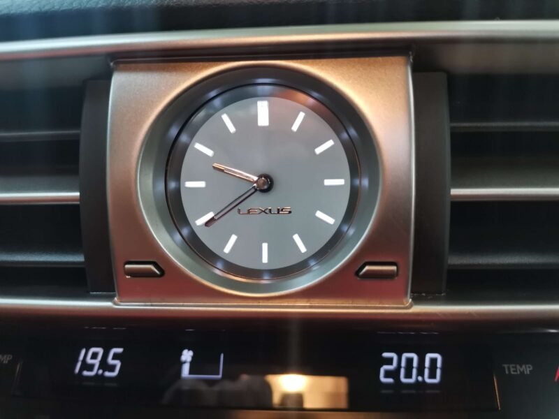 LEXUS IS300 IS 300h F Sport Navibox