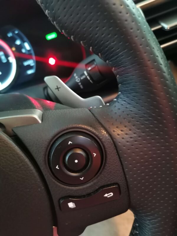 LEXUS IS300 IS 300h F Sport Navibox