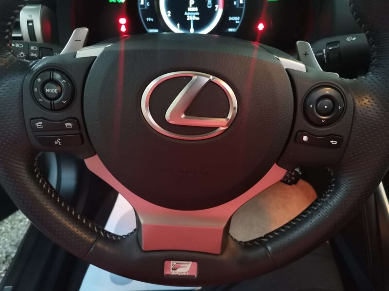 LEXUS IS300 IS 300h F Sport Navibox